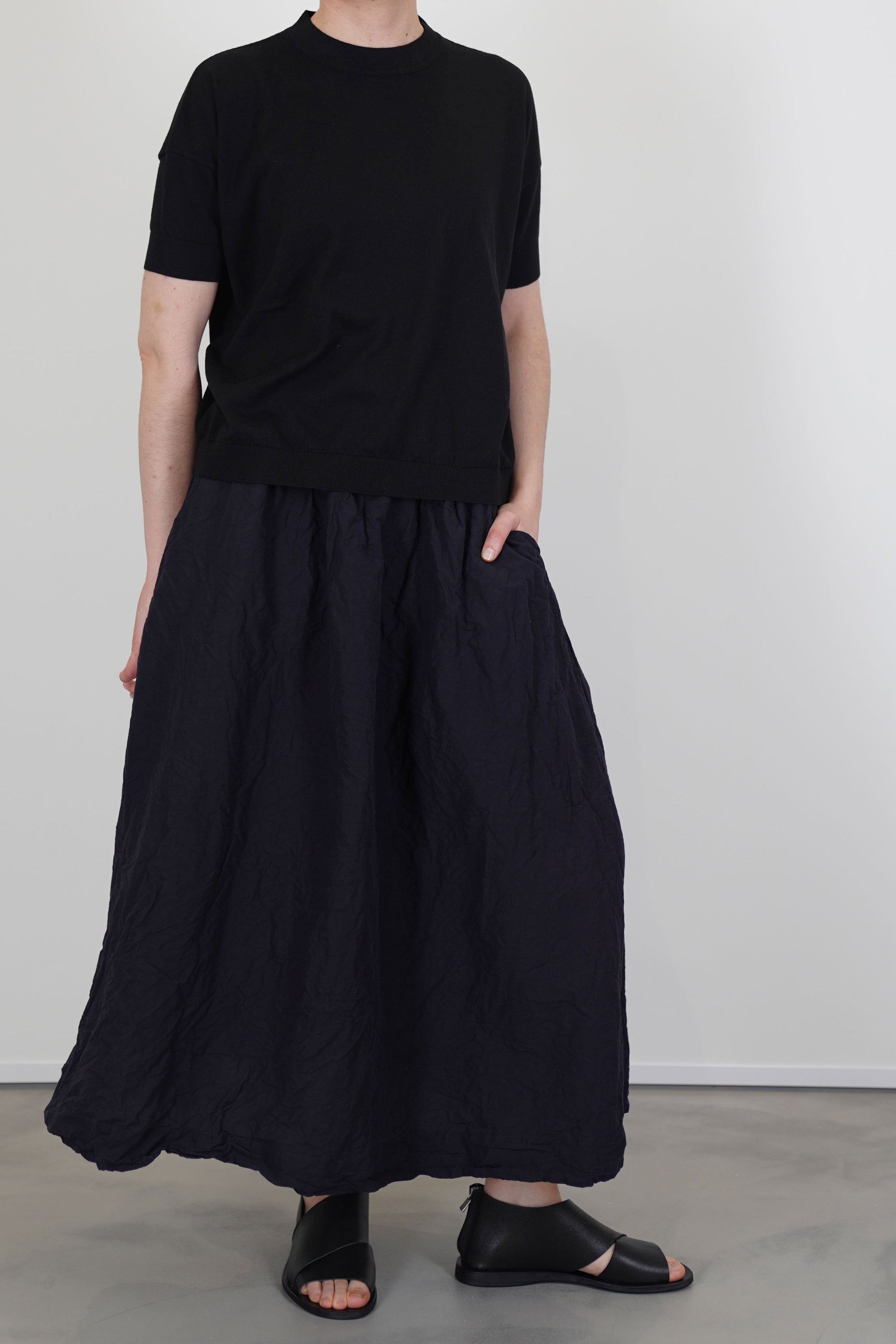 laura sweater tee black