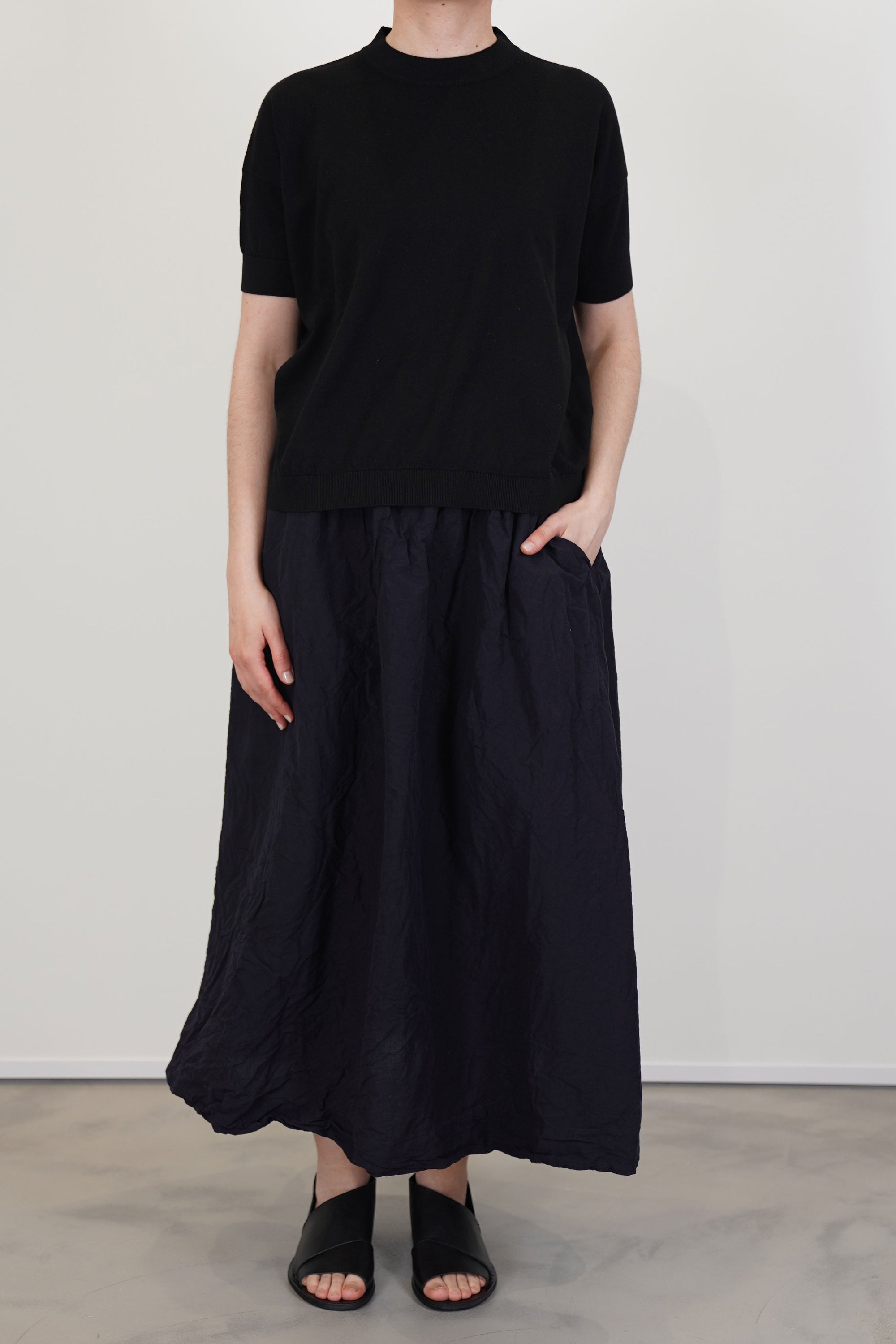 laura sweater tee black