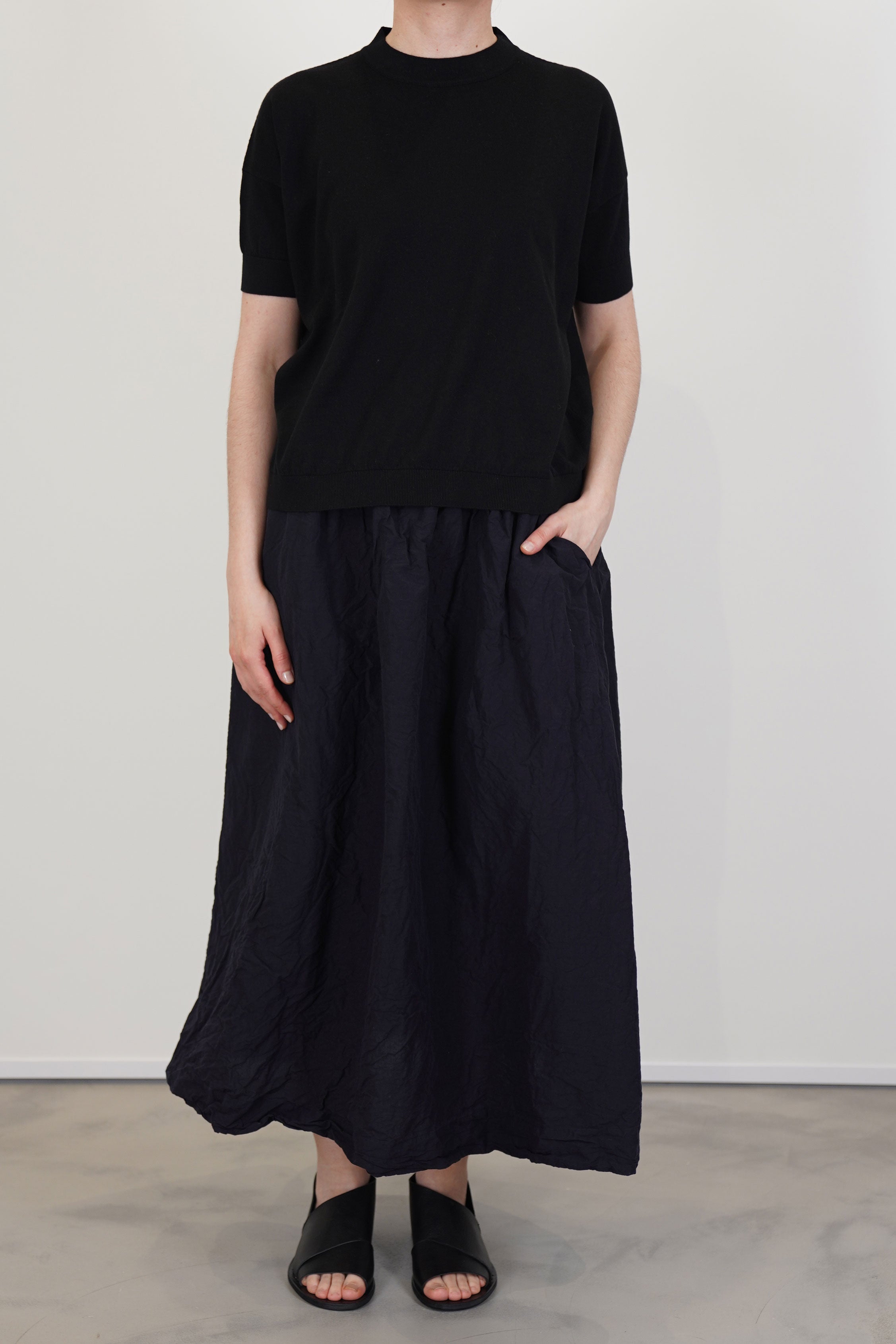 laura sweater tee black