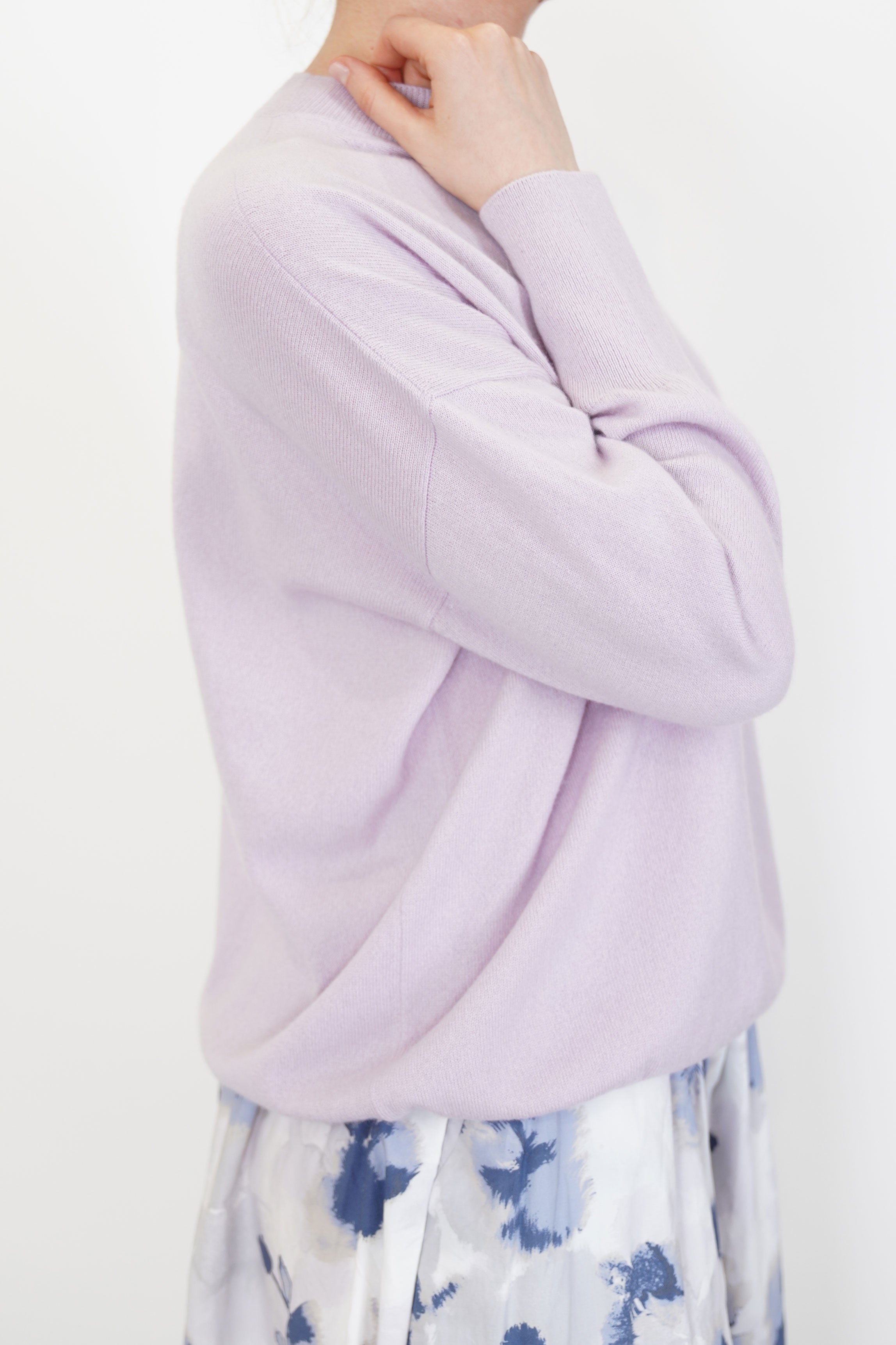 profile view of bergabel rina pullover peony long ribbed cuff detail