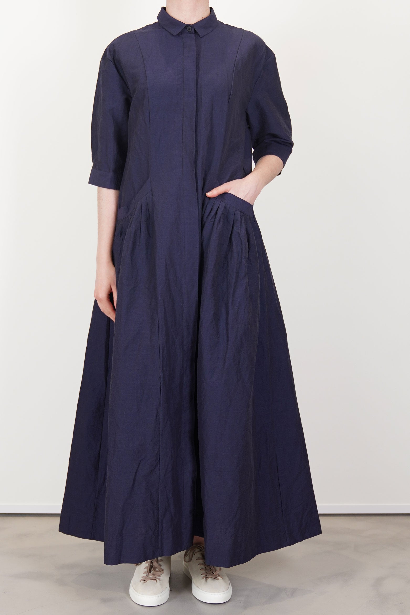 bergfabel sally dress cotton linen navy | carrousel the store