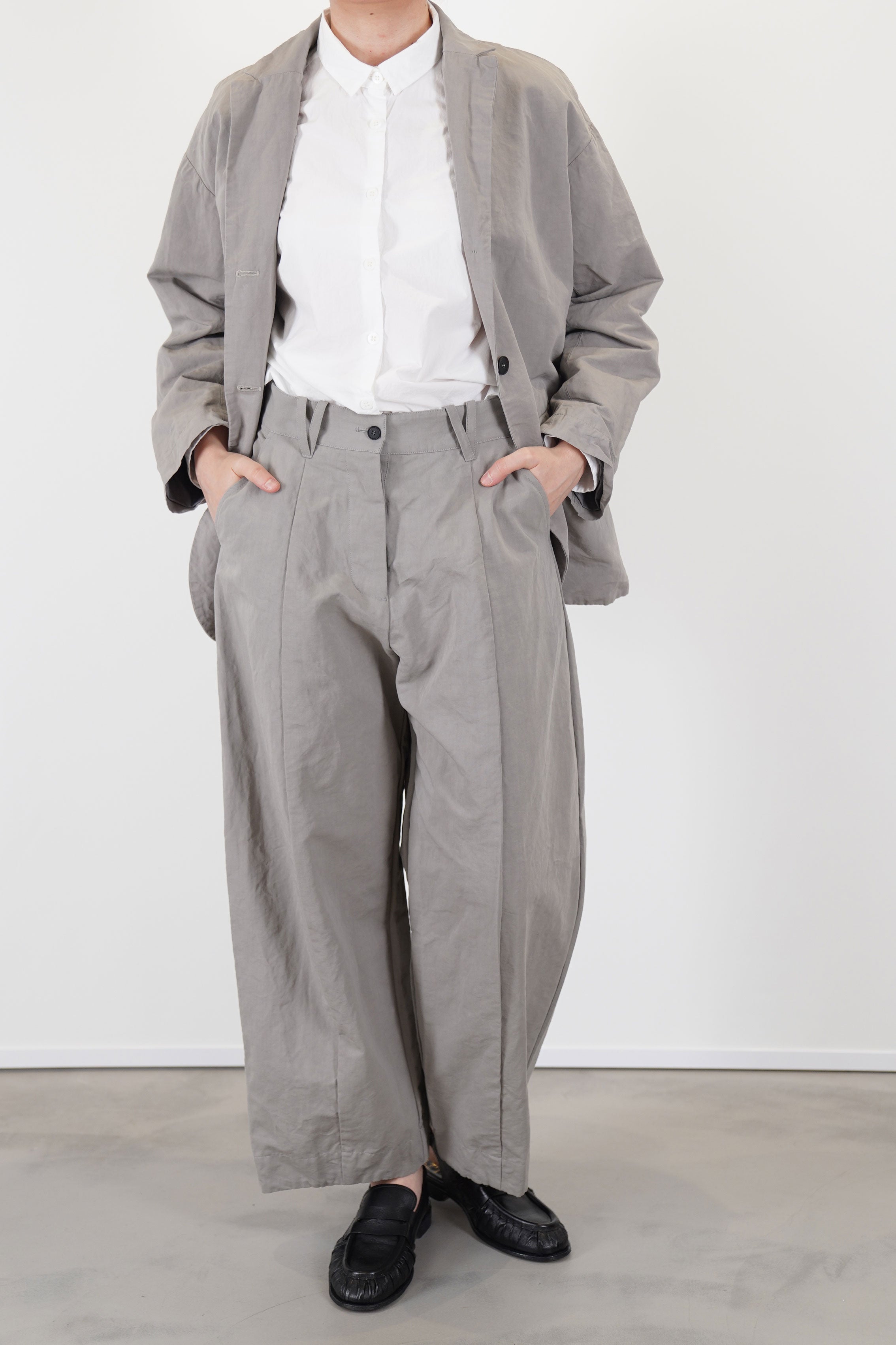 bergfabel sandra cotton linen pants grey | carrousel the store