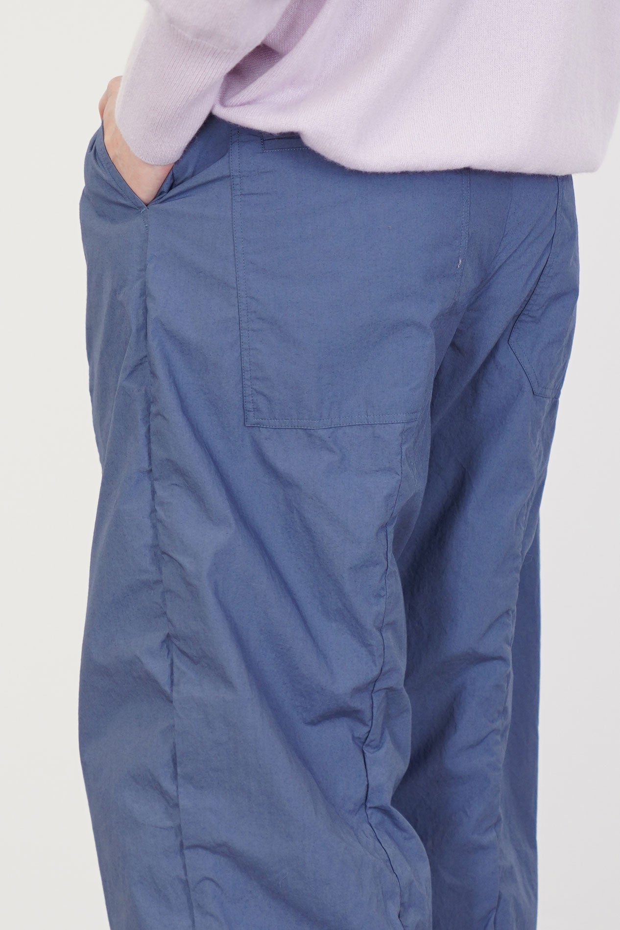 back view of bergfabel sandra pants blue patch pockets and center dean details