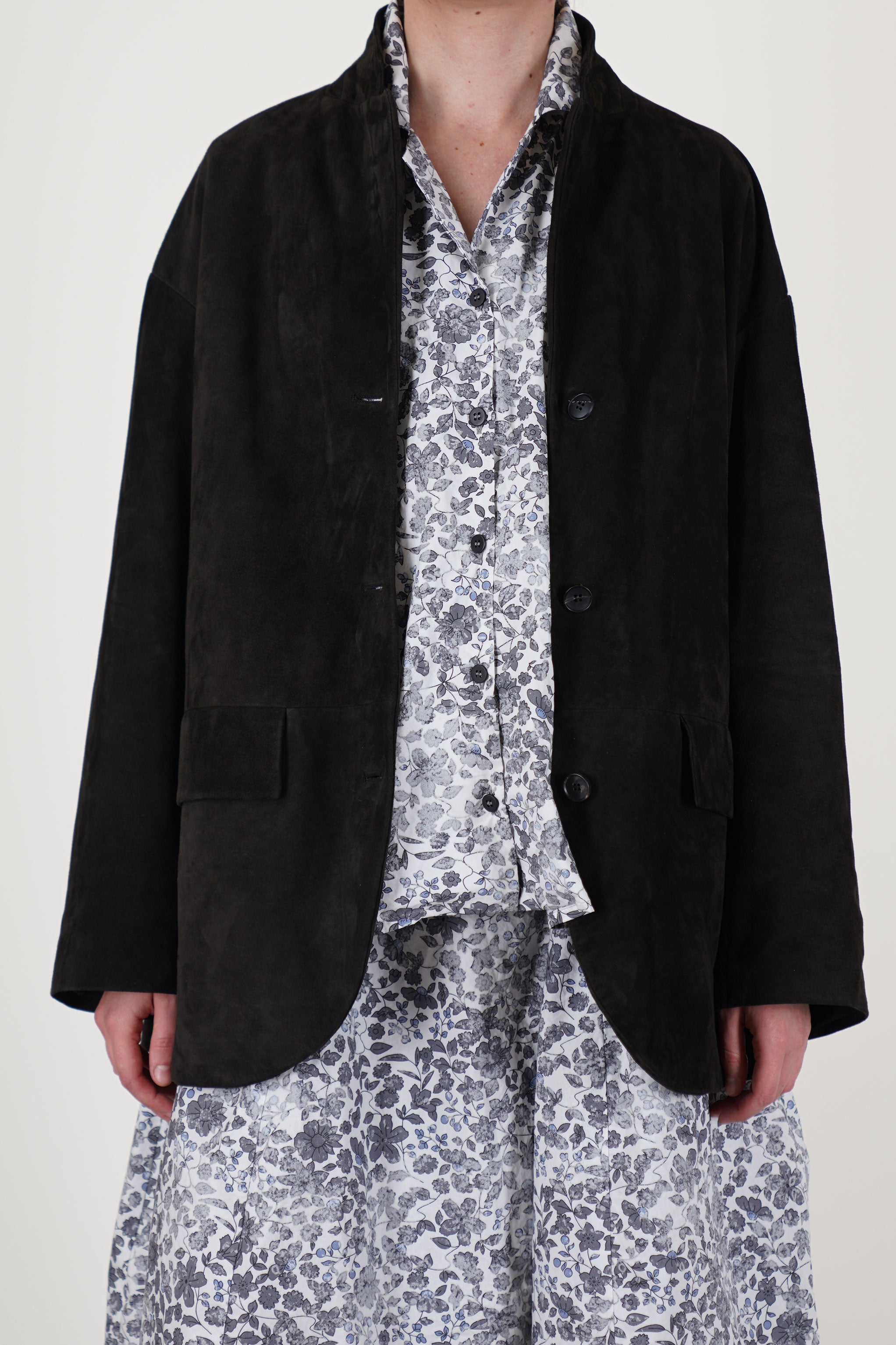 bergfabel suede leather jacket bella deep brown is a single-breasted button blazer designed with an oversized fit