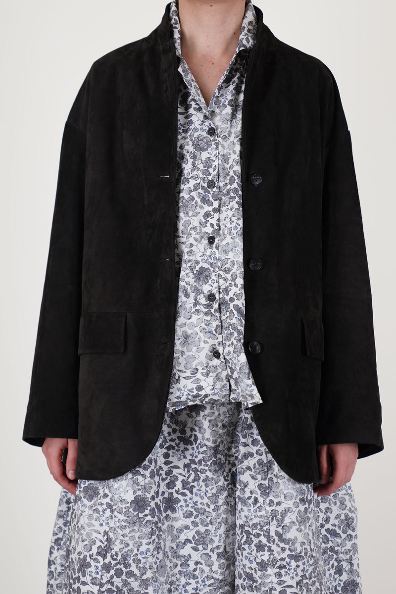 bergfabel suede leather jacket bella deep brown is a single-breasted button blazer designed with an oversized fit