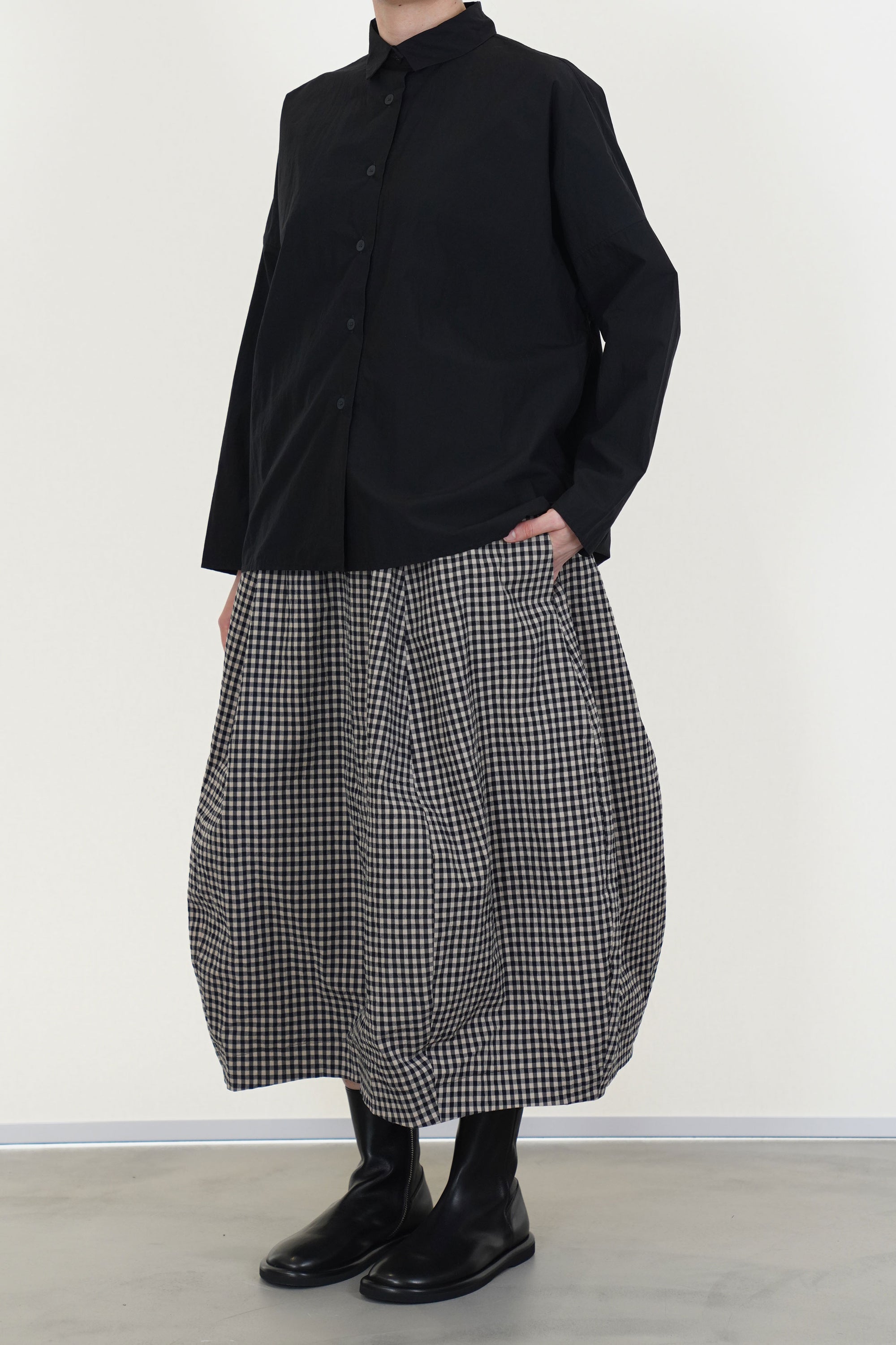 tina shirt black