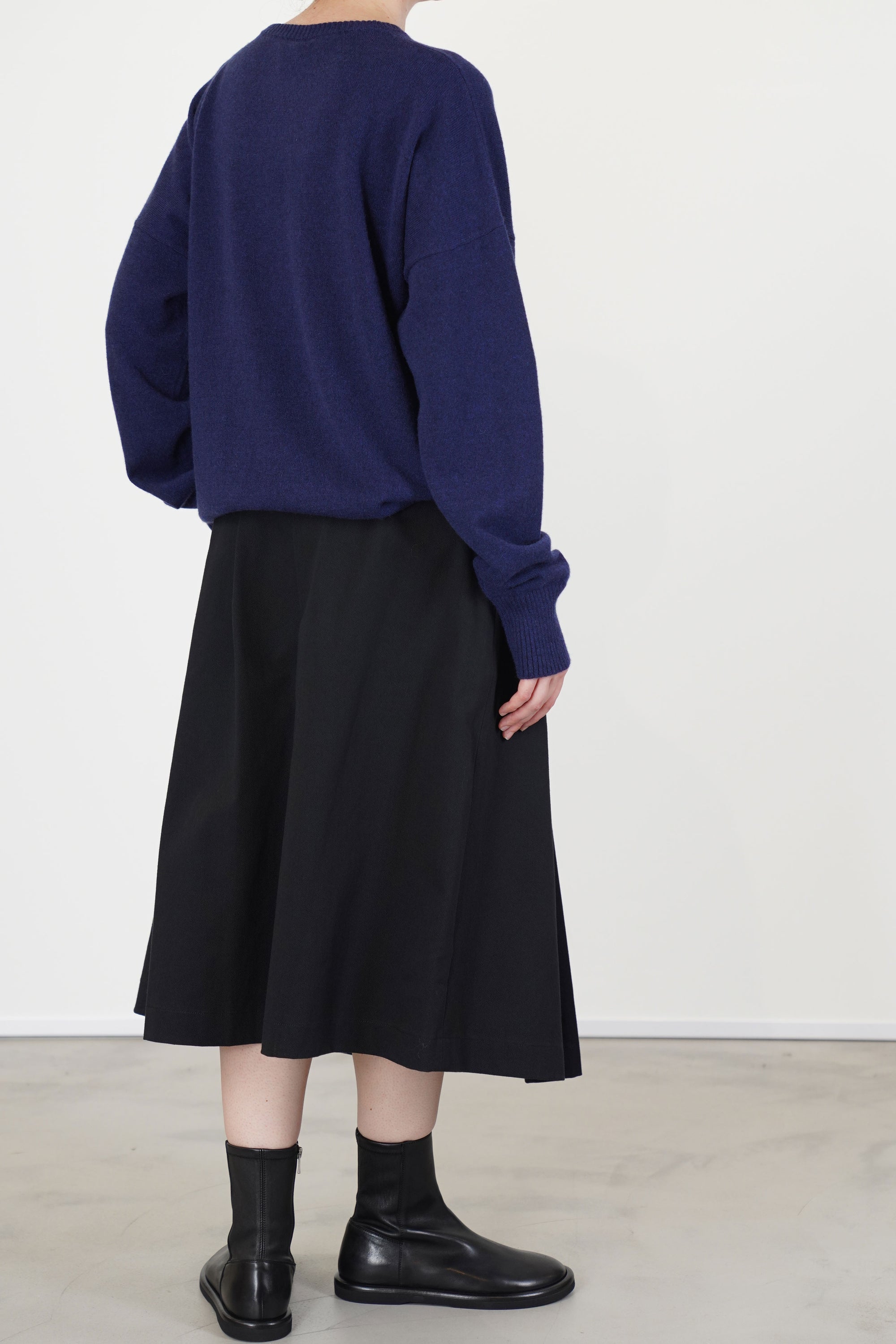 pleated skirt black