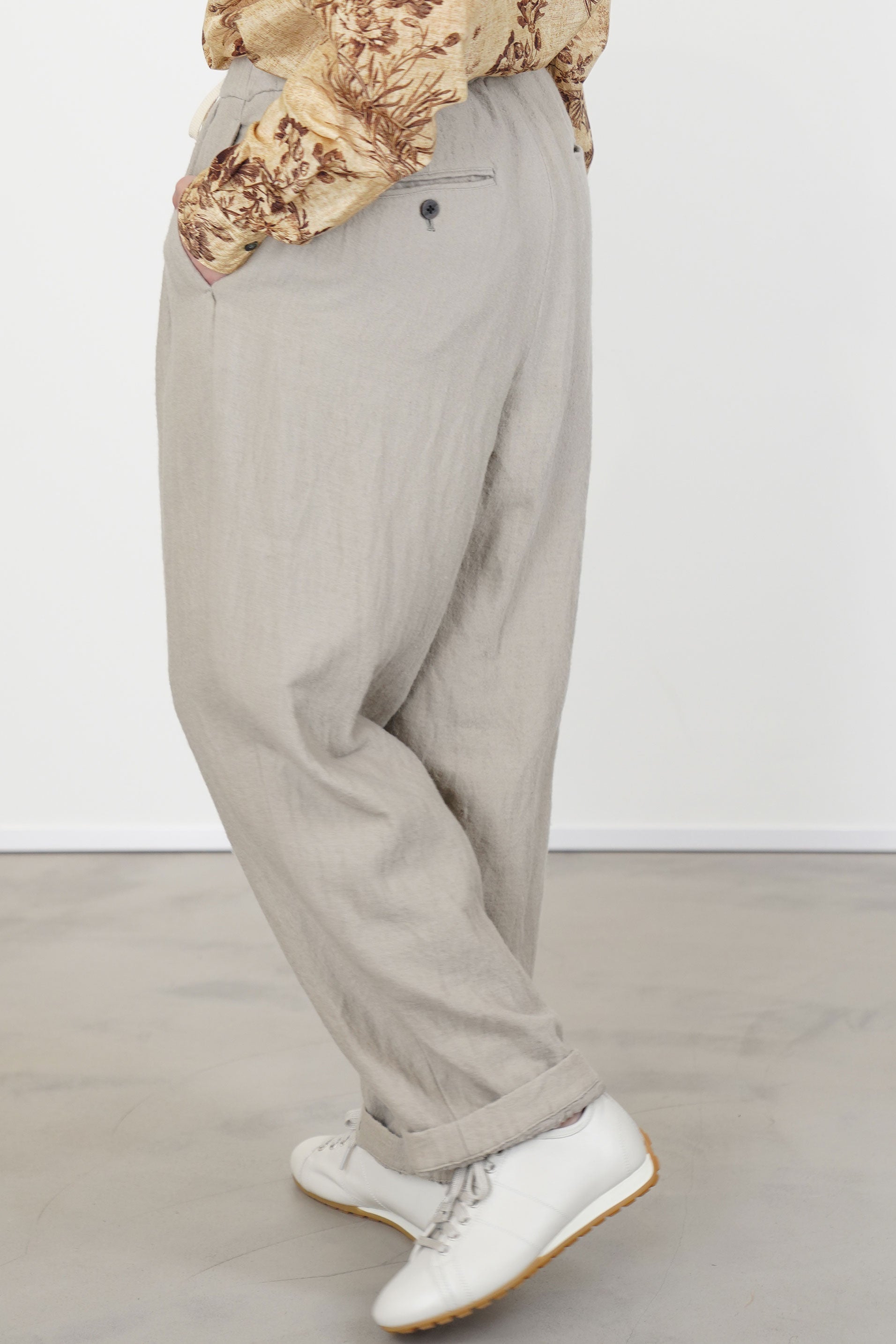 calmlence pleated pants shrink double face light beige | carrousel