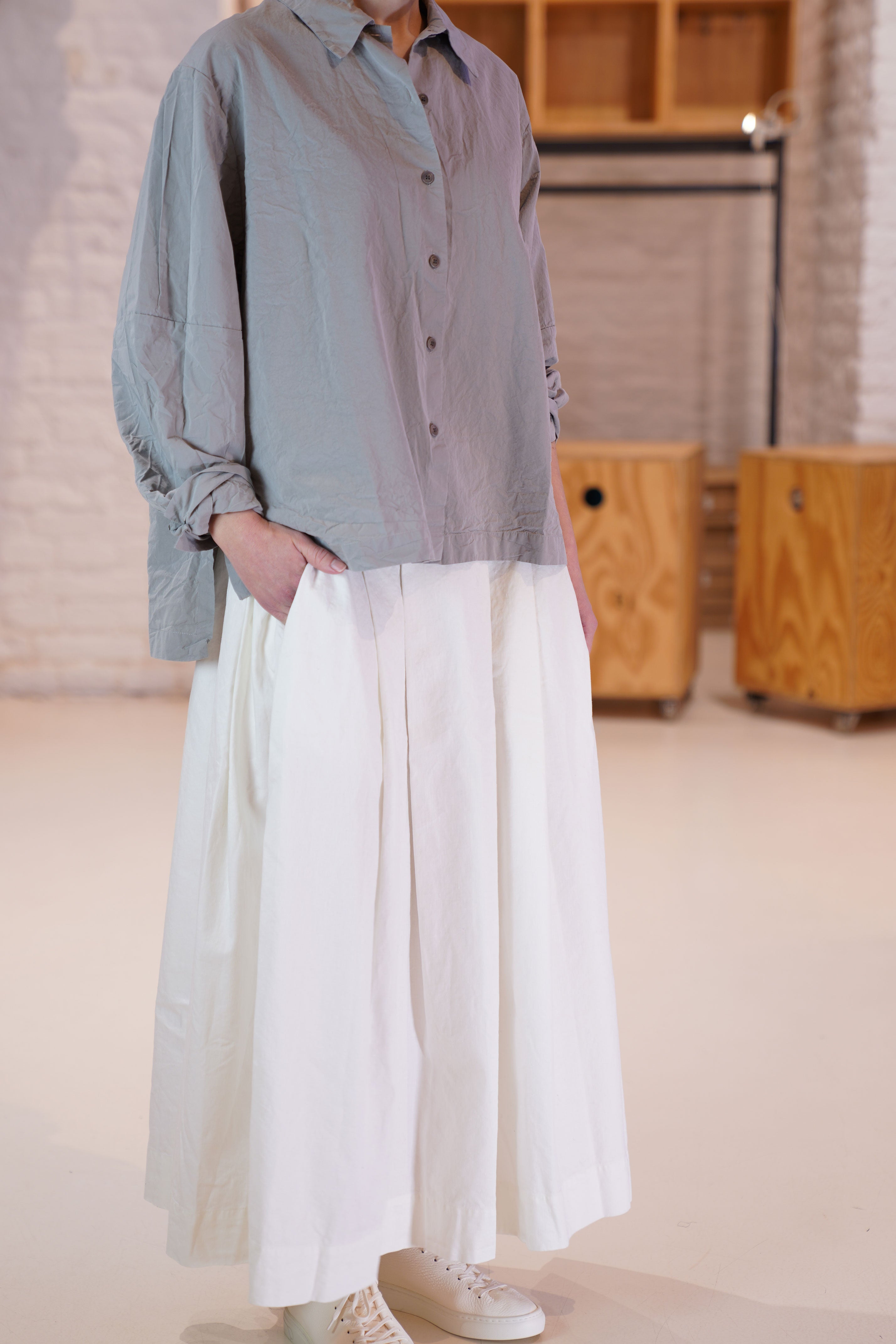 CASEY CASEYホワイト フレアロングスカート casey casey cotton and linen bowling skirt off-white 22fj175