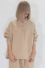 straight tippy shirt latte