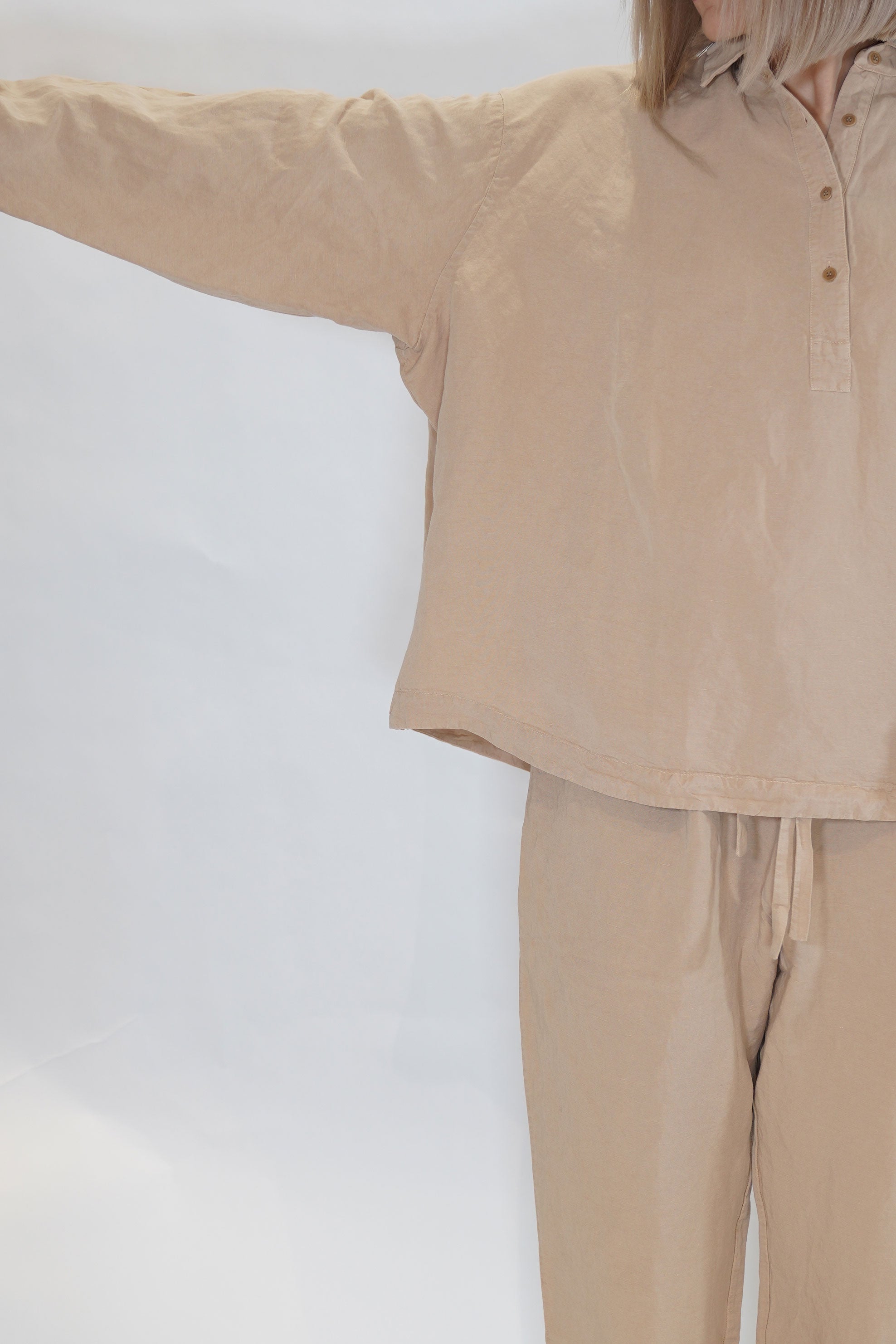 casey casey straight tippy shirt latte 24FC379 | carrousel the store