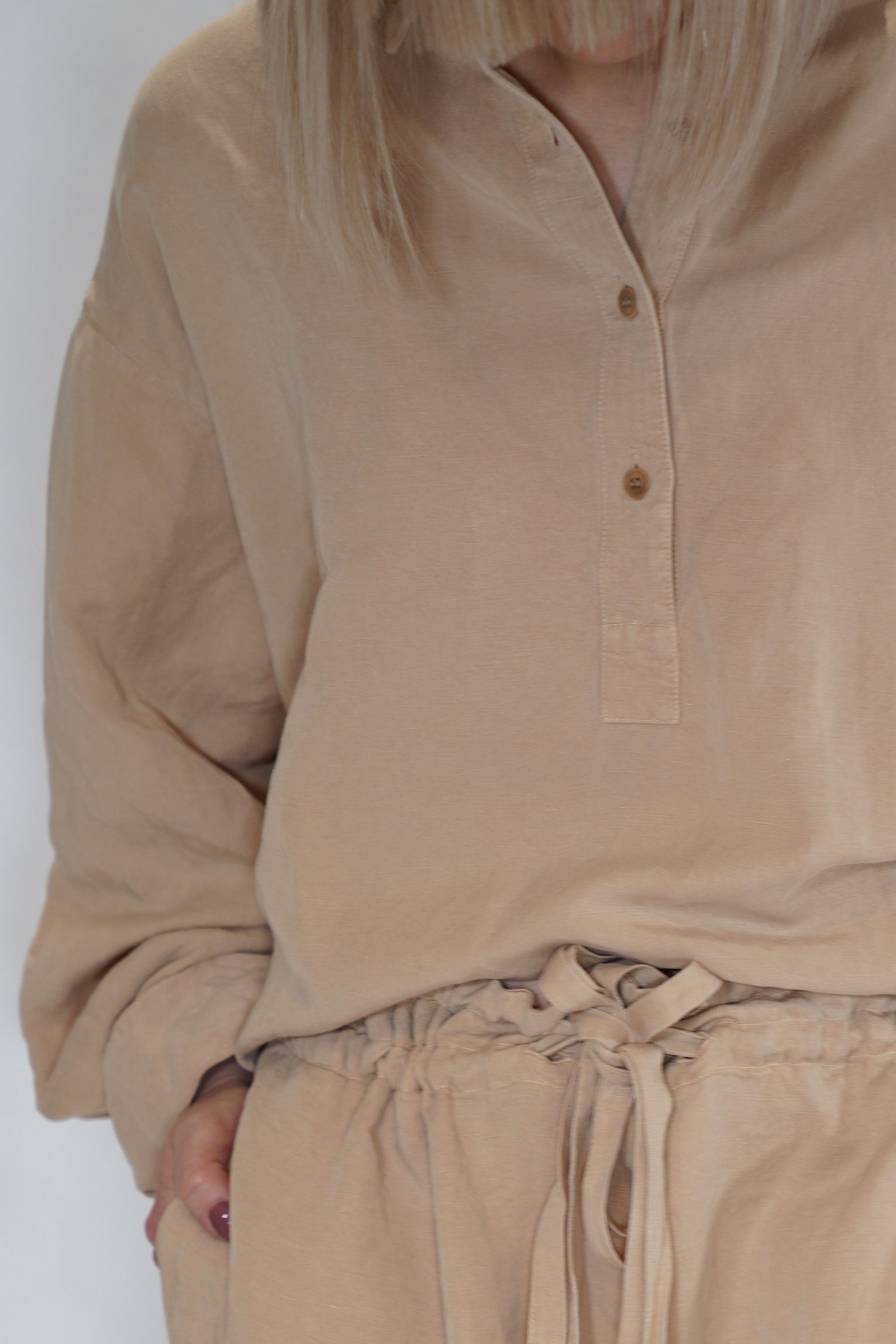 casey casey straight tippy shirt latte 24FC379 | carrousel the store
