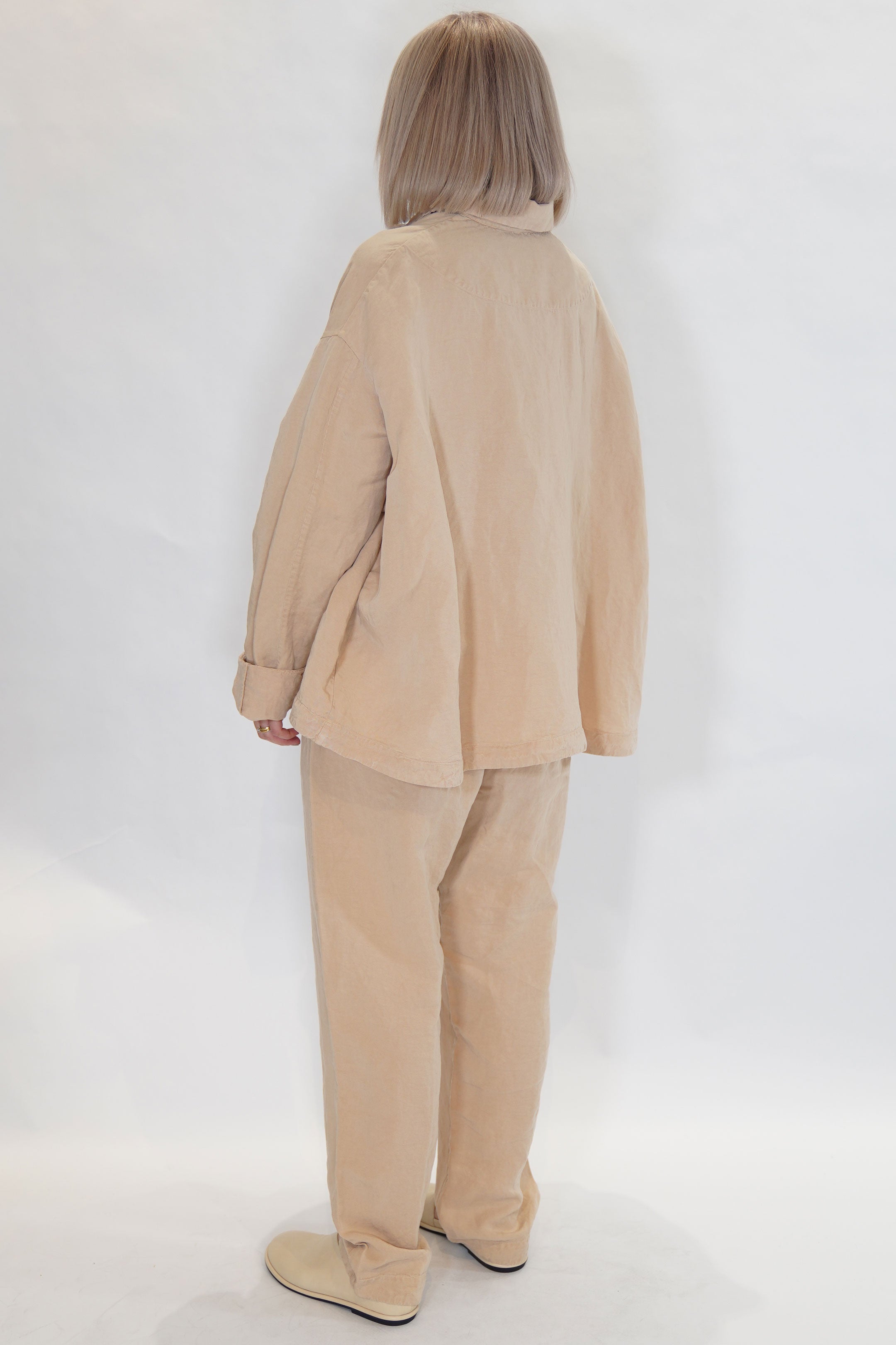 casey casey straight tippy shirt latte 24FC379 | carrousel the store