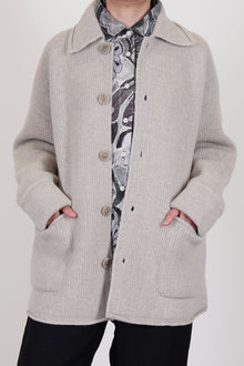 casey casey jacket rove light grey wool crafted in a superfine wool with a soft wash that offers a soft, lightweight, and breathable feel. 