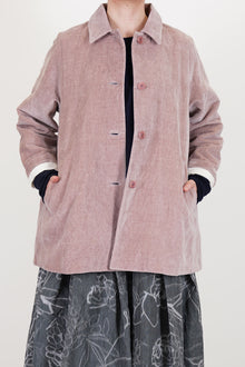 casey casey soleil jacket velvet dusty pink featuring a clean and structured silhouette, front button opening and slash pockets.