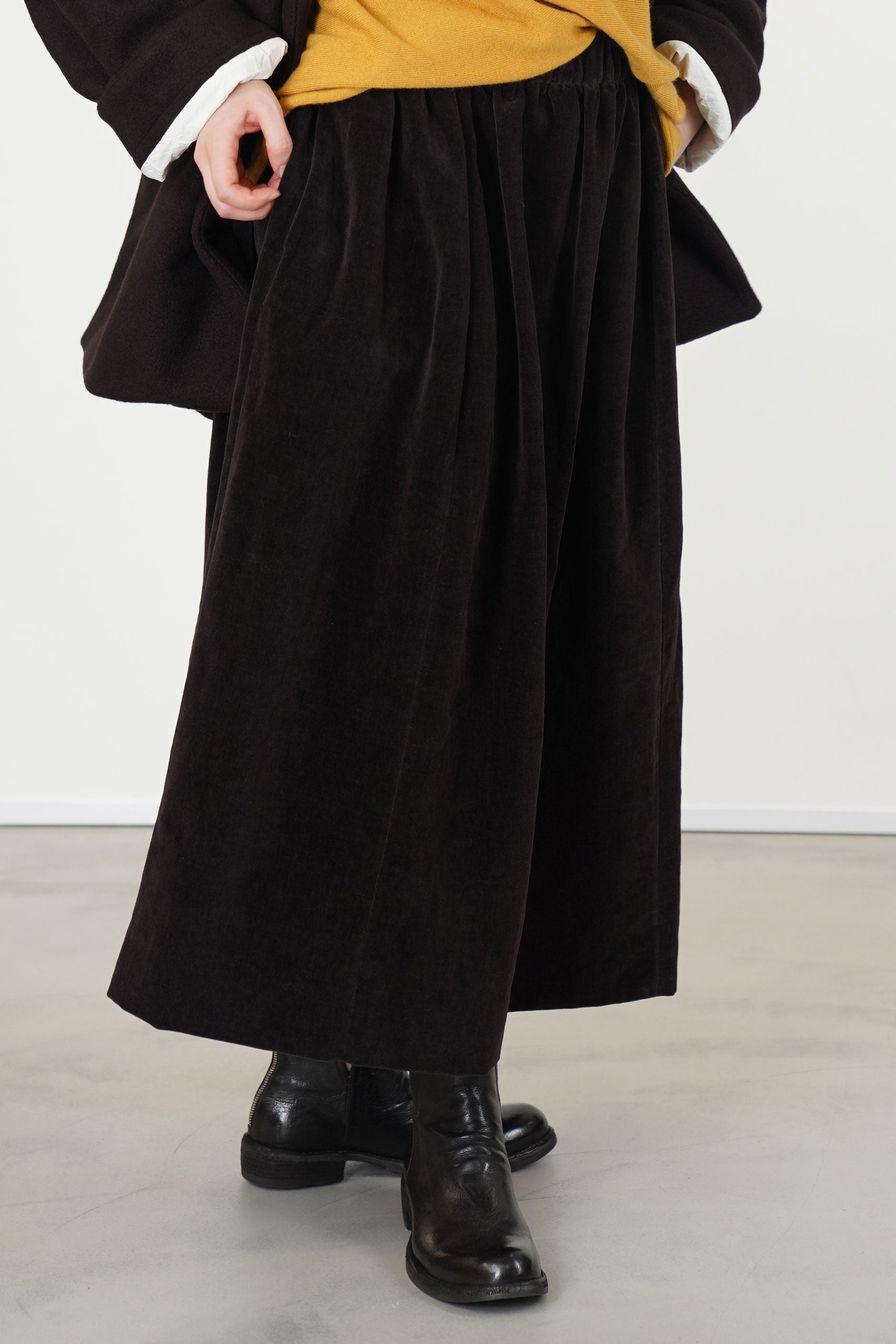 ghosty skirt velvet dark brown