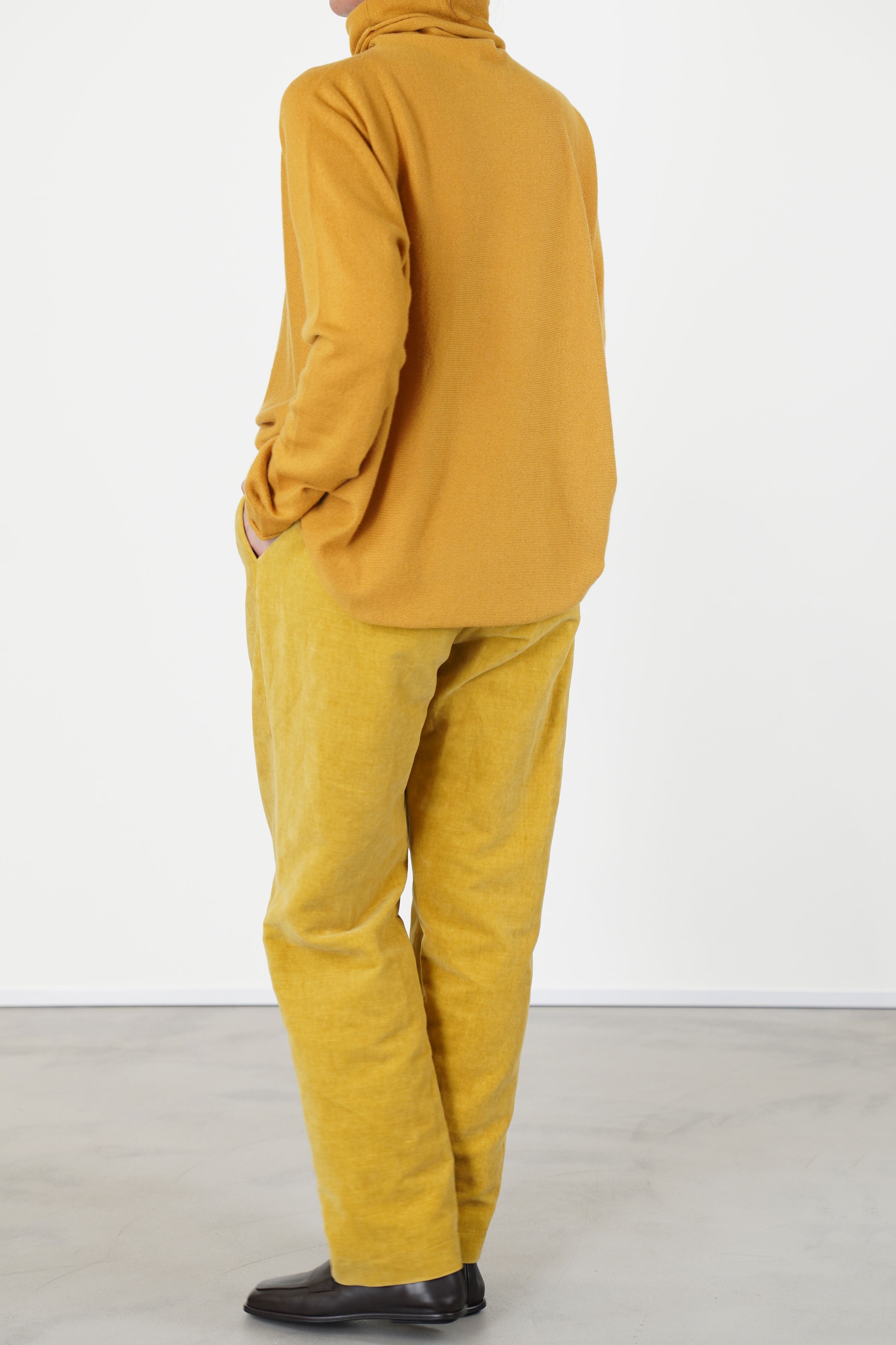 long chasse pant velvet gold