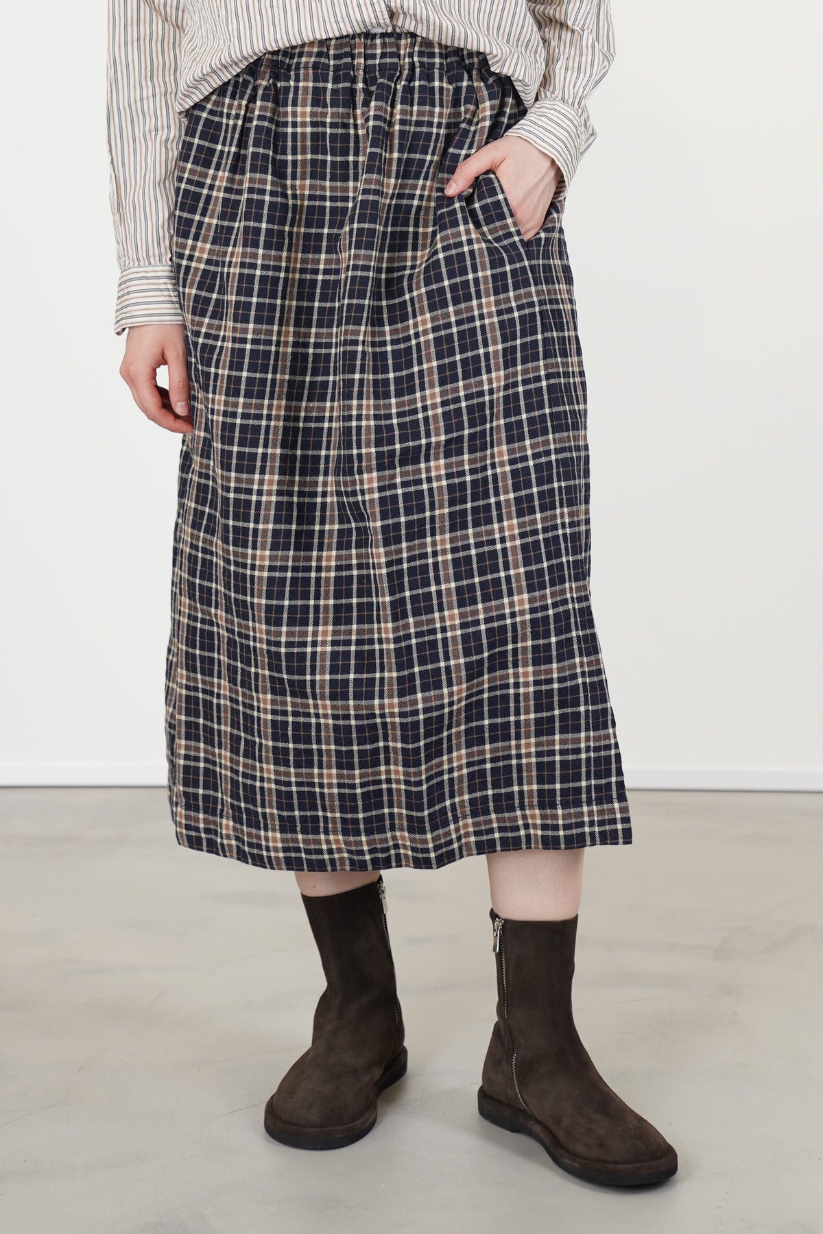 simple skirt check