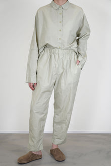 simple tippy pant light green