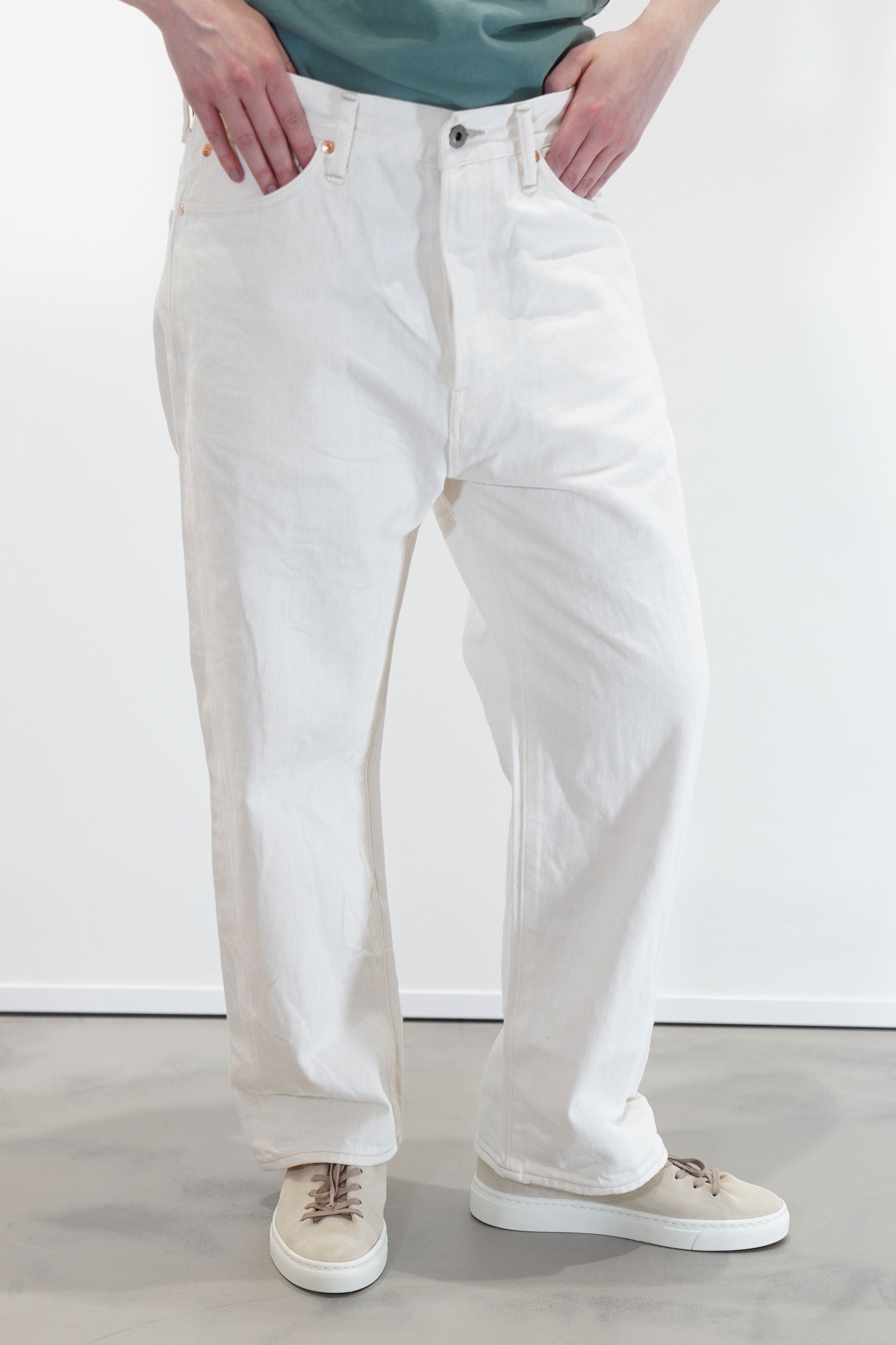 cs39-wp01c selvedge denim wide tapered cut ivory