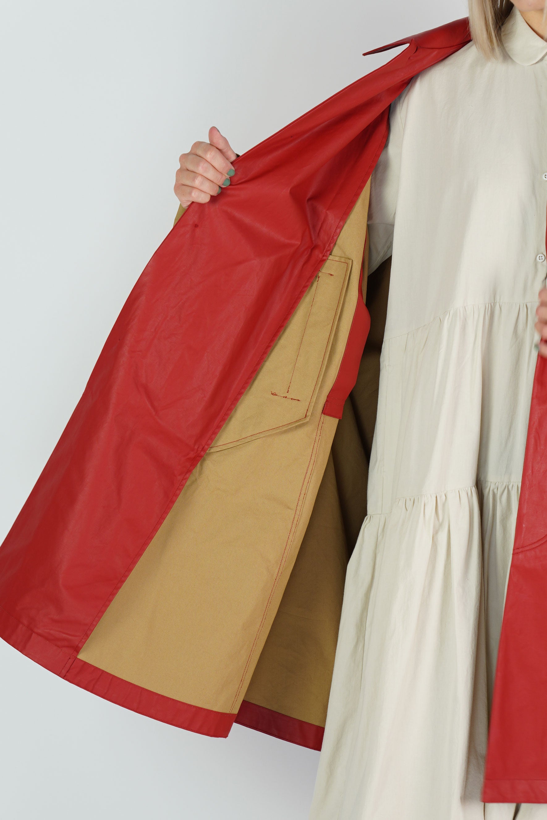 école de curiosités coat cameron vermilion red | carrousel the store