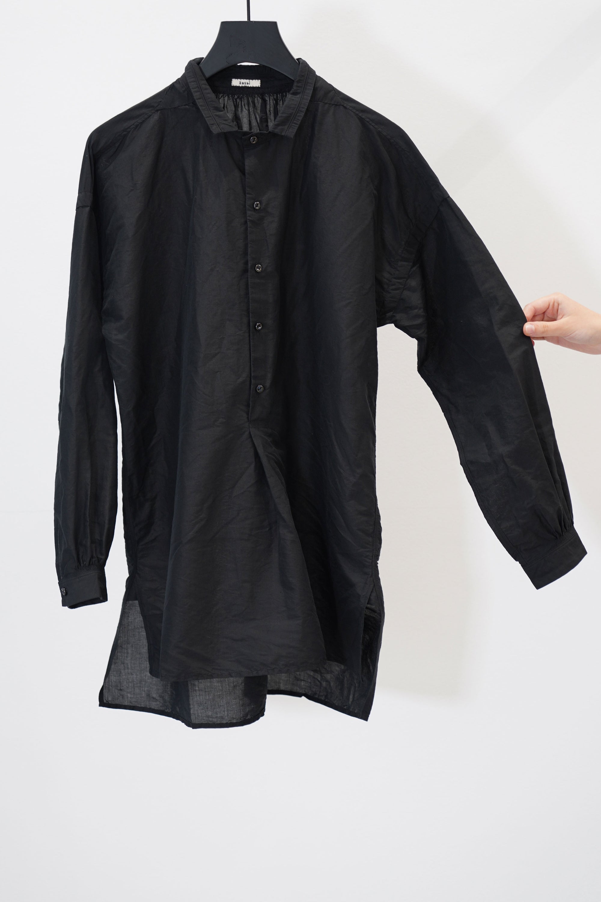 pullover shirt black