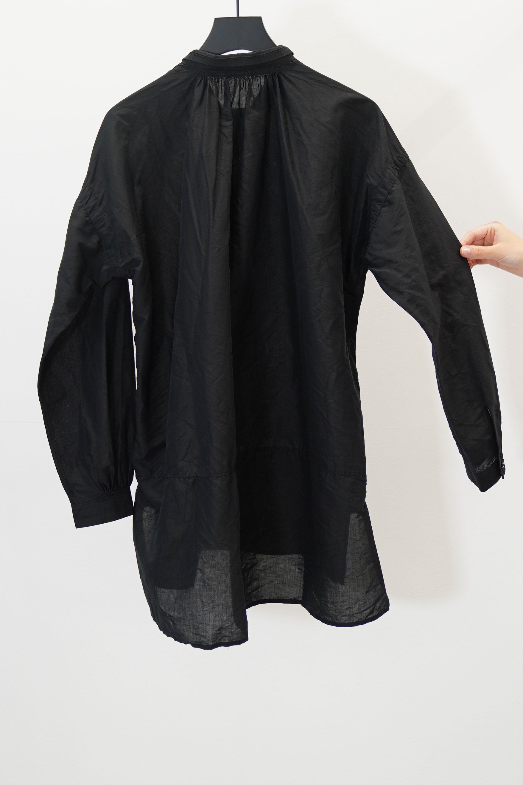 pullover shirt black