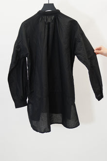 pullover shirt black