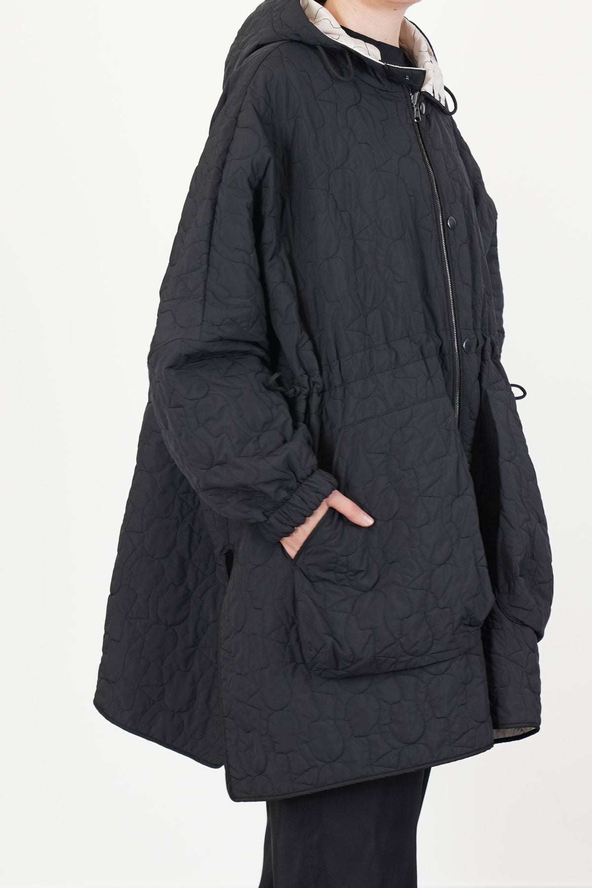 reversible sungjin coat black / cream
