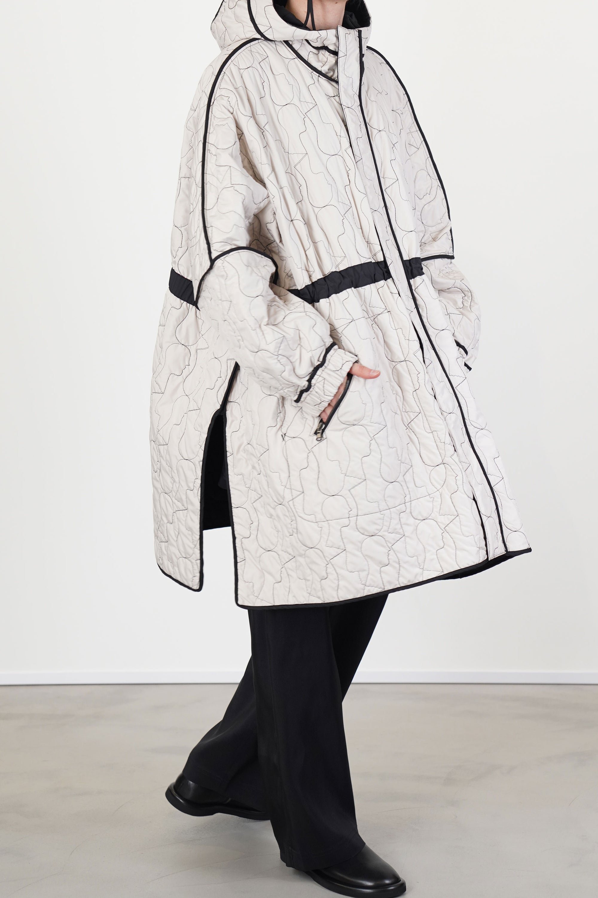 reversible sungjin coat black / cream