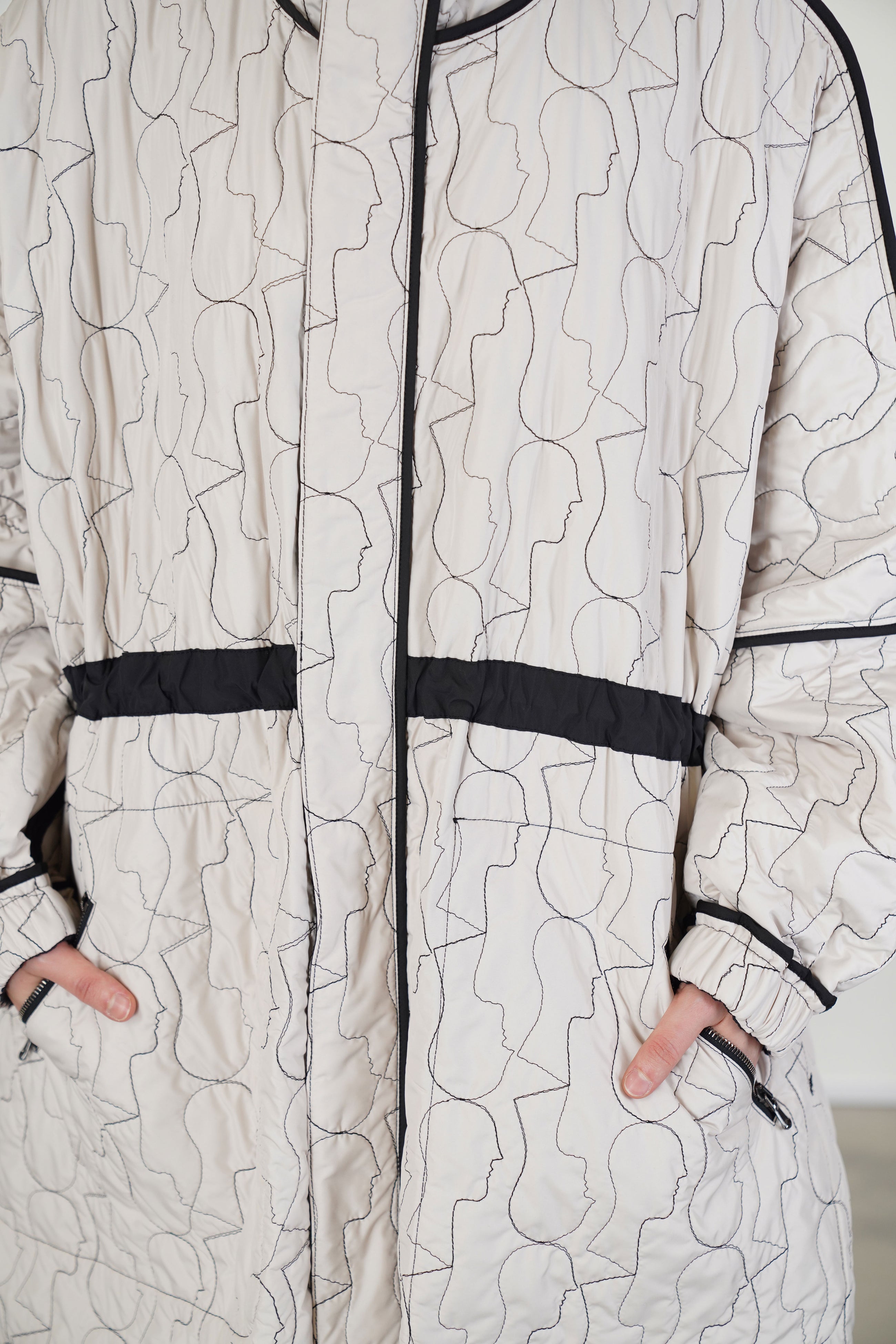 reversible sungjin coat black / cream