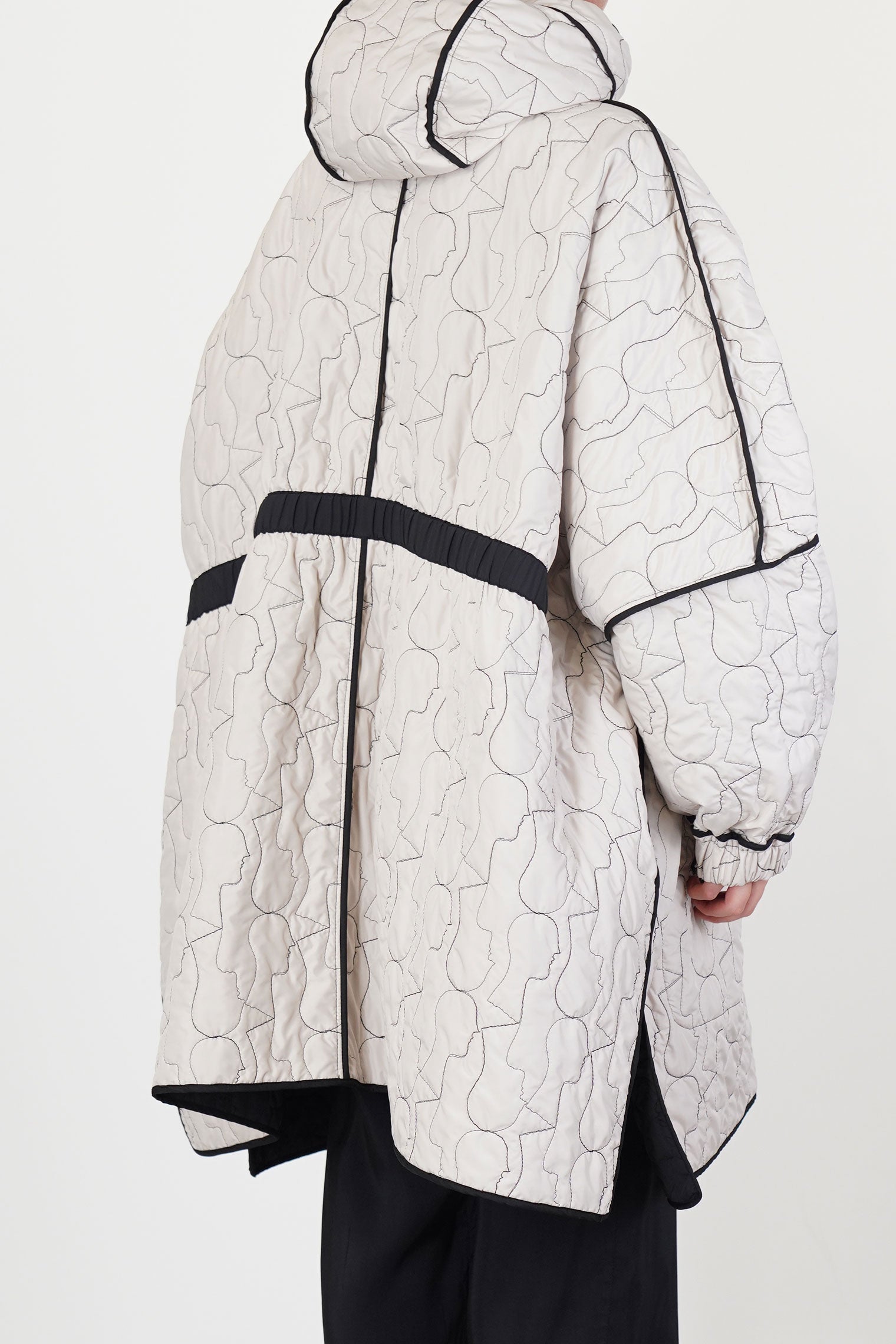 reversible sungjin coat black / cream