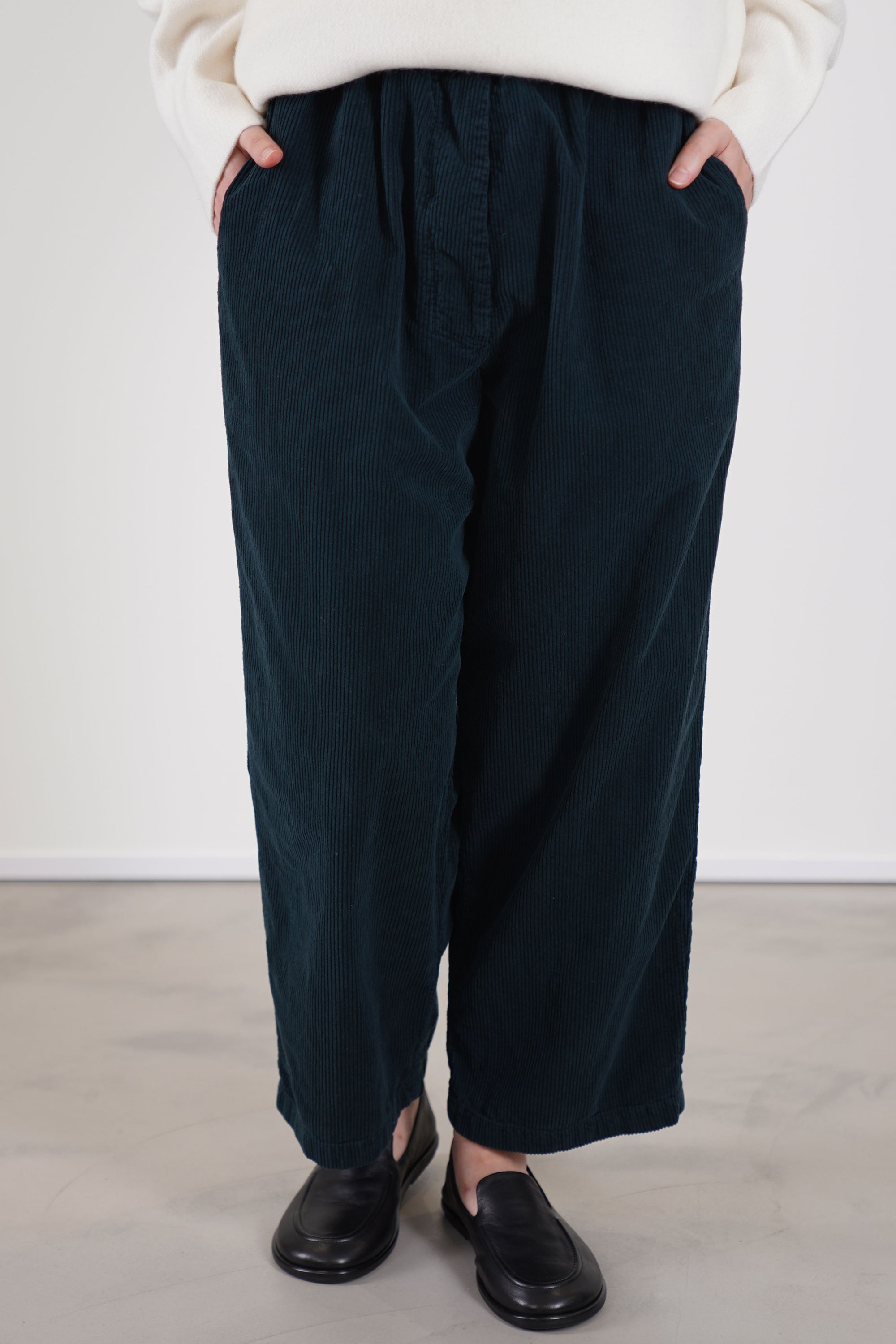 cord trousers worker timo abyss