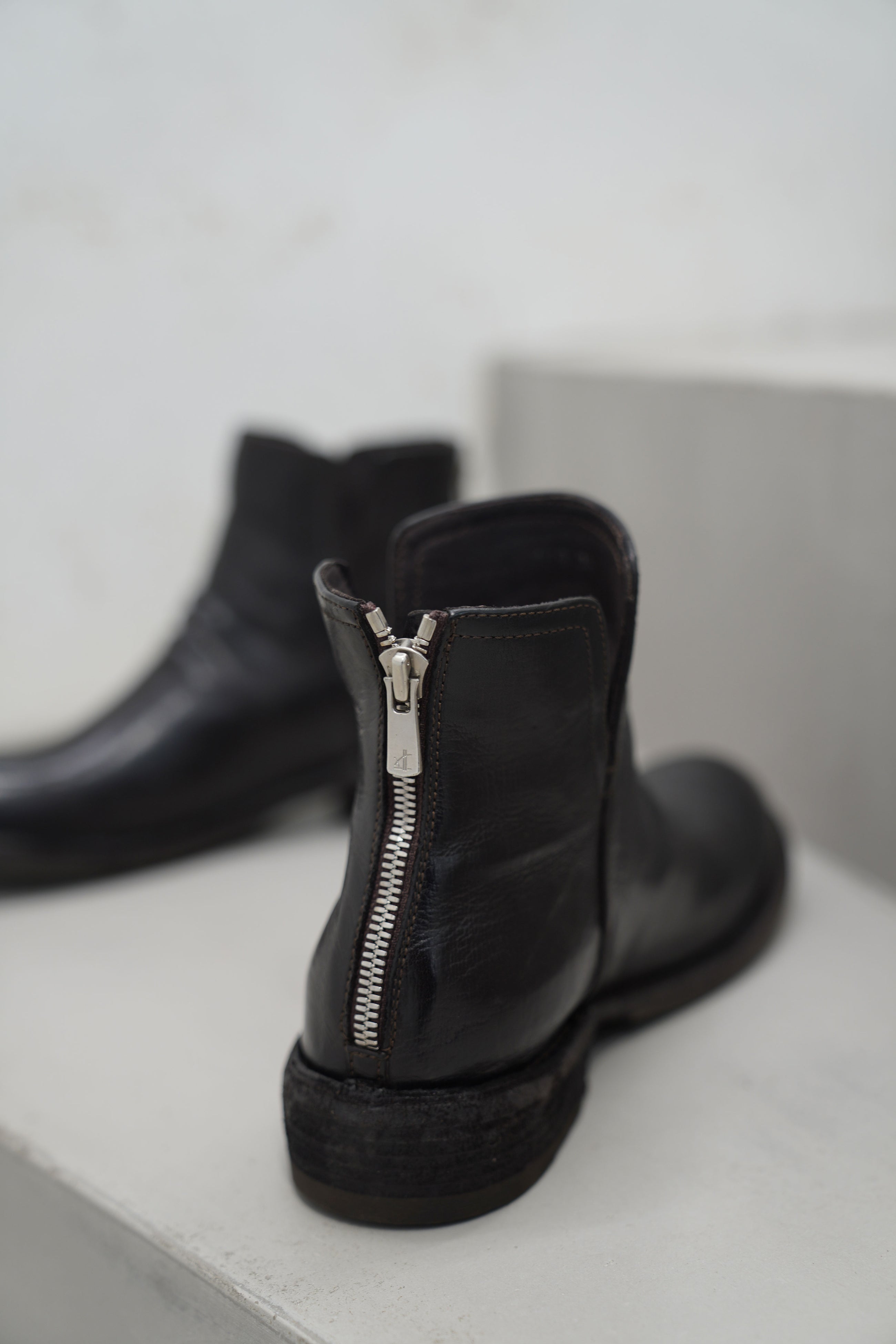 legrand 169 leather zipped boots ebony