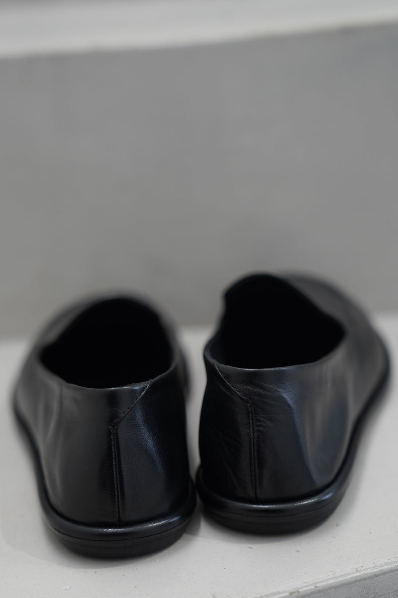 mienne 101 leather loafers black