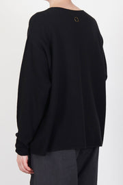 back view of oyuna bagi pullover cashmere black exceptionally soft cashmere material