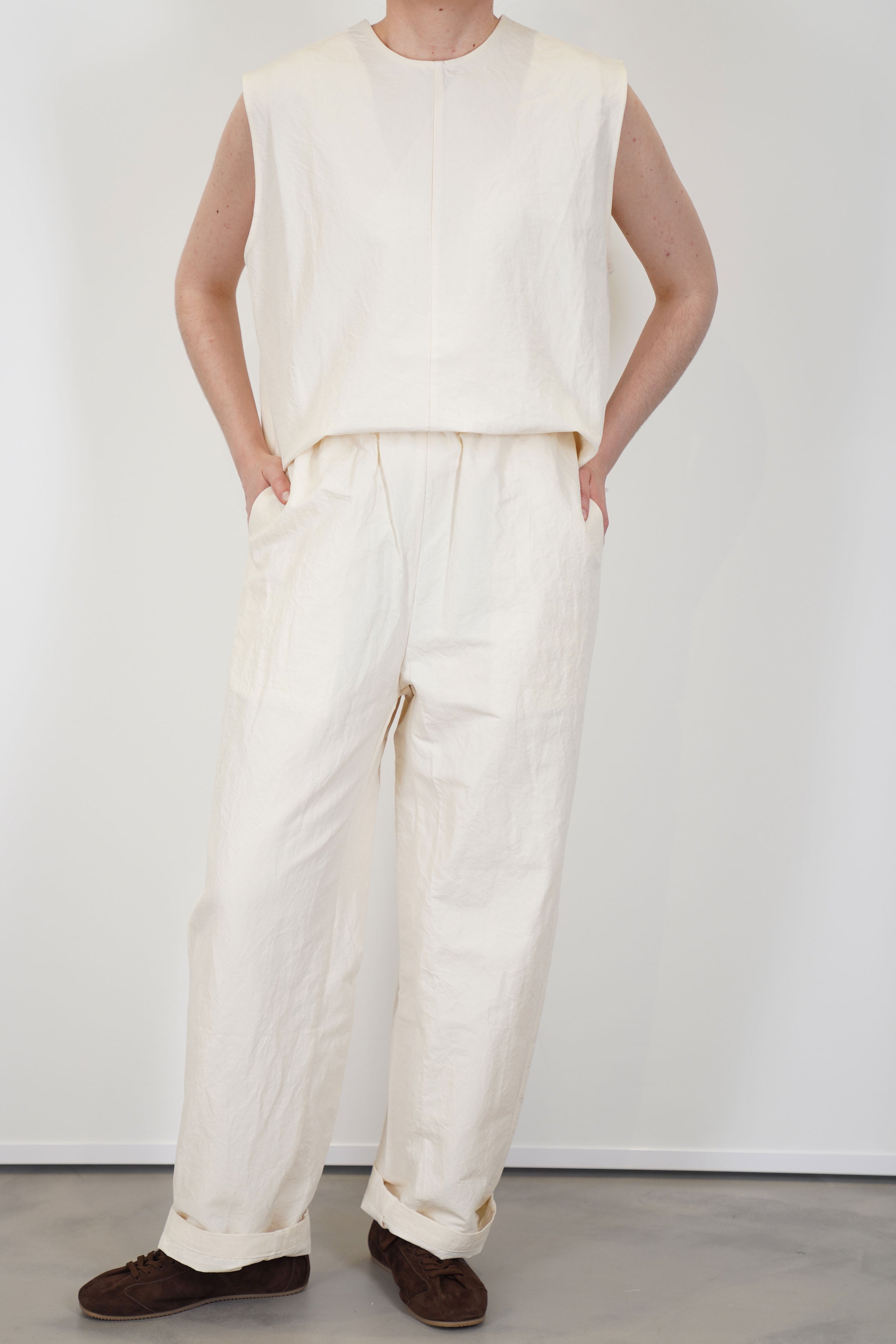 model wearing passage paper trousers ivory 