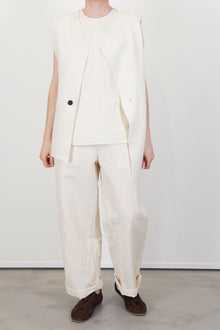 passage paper trousers ivory structural design and comfortable wear