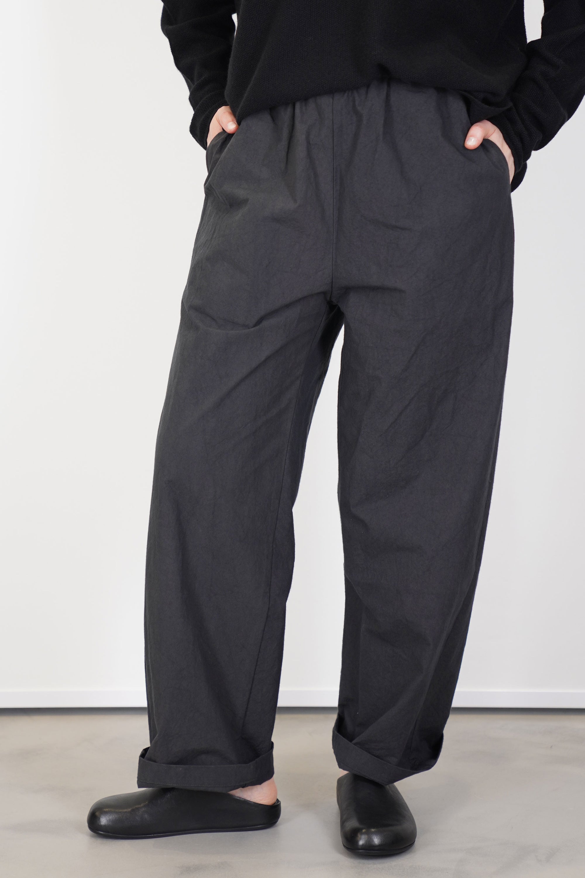 close up of oyuna passage trousers earth side pockets and relaxed fit