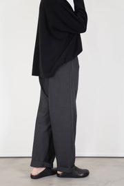 model wearing oyuna passage trousers earth
