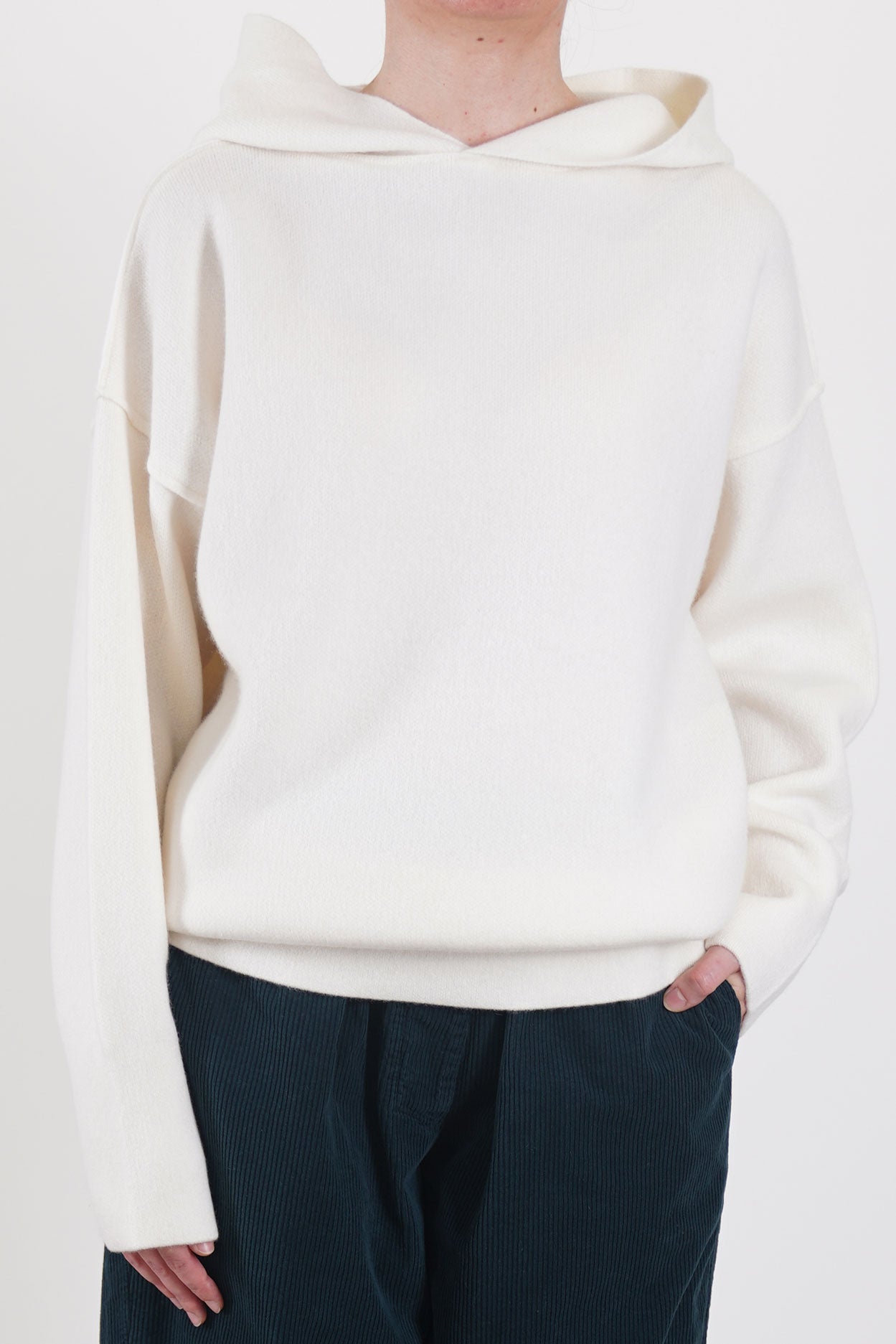 oyuna seku hoodie cashmere ivory | carrousel the store