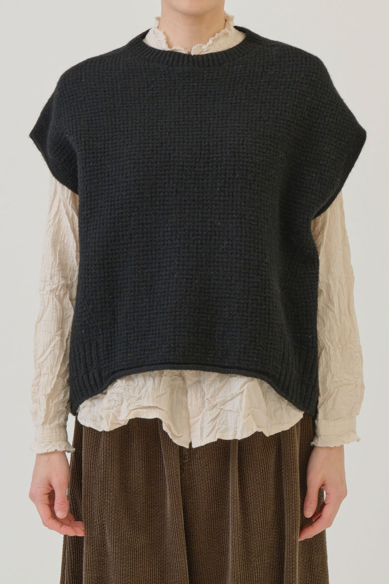 wool boatneck vest black