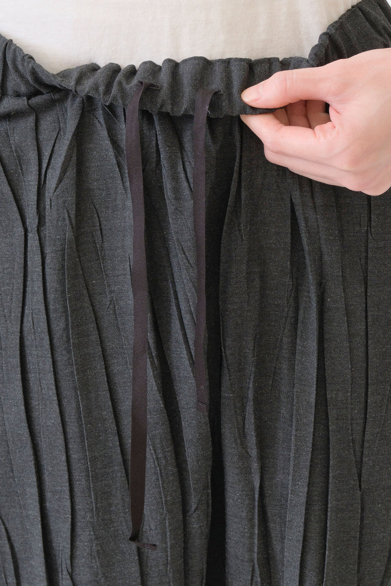 stretch pleated pants charcoal