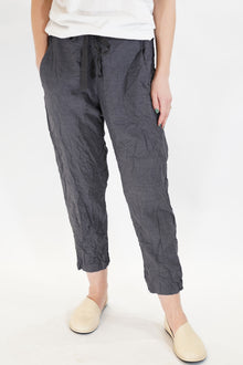stripe crinkle tapered pants grey