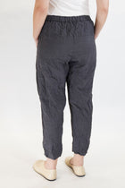 stripe crinkle tapered pants grey