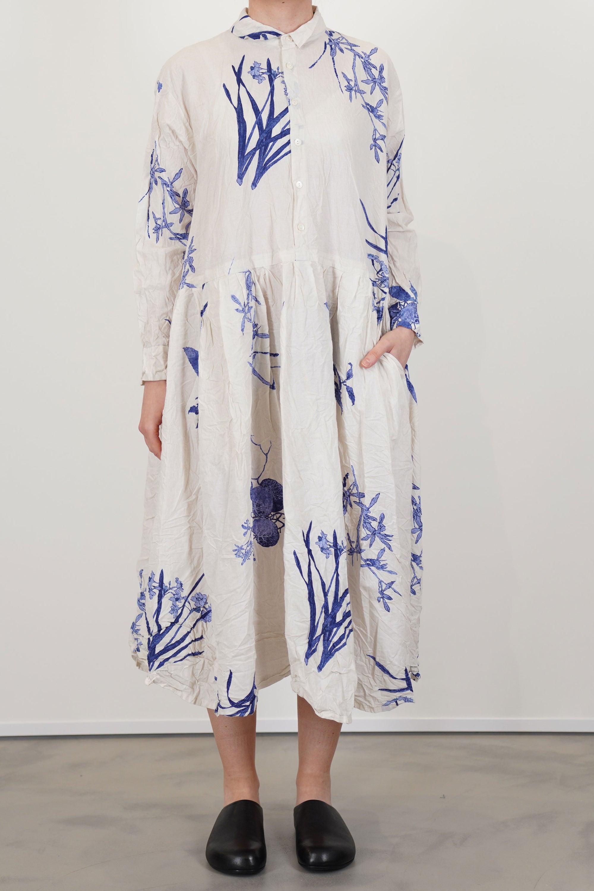 model wearing pas de calais japonism flower print dress ivory 