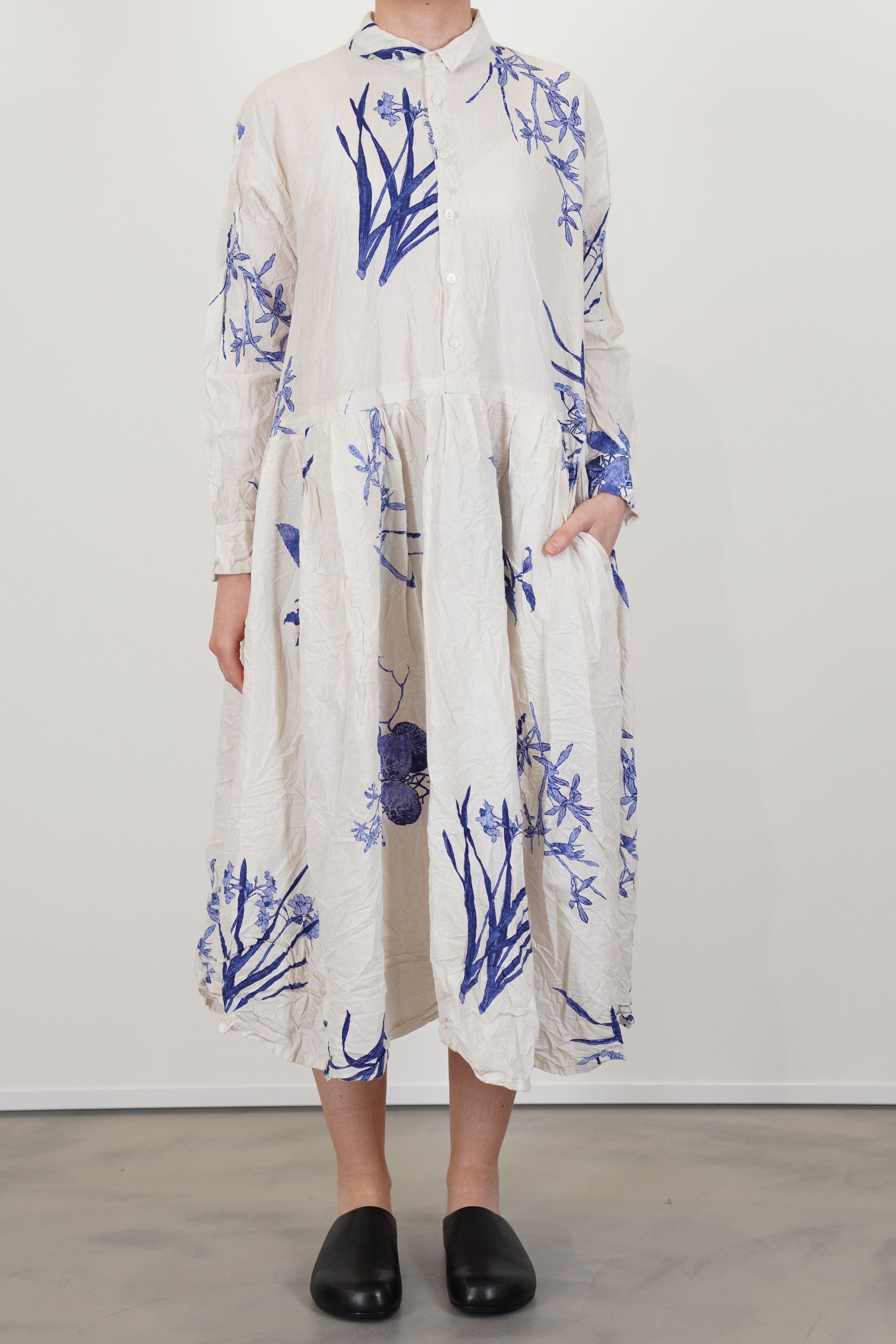 model wearing pas de calais japonism flower print dress ivory 