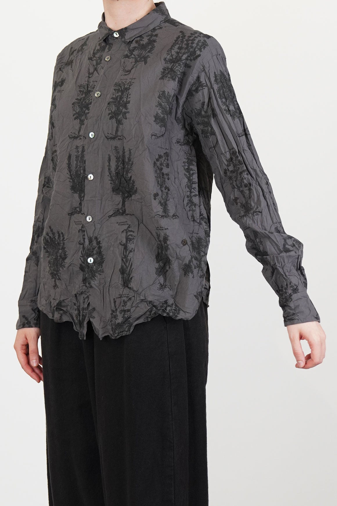 relaxed herbal print shirt charcoal