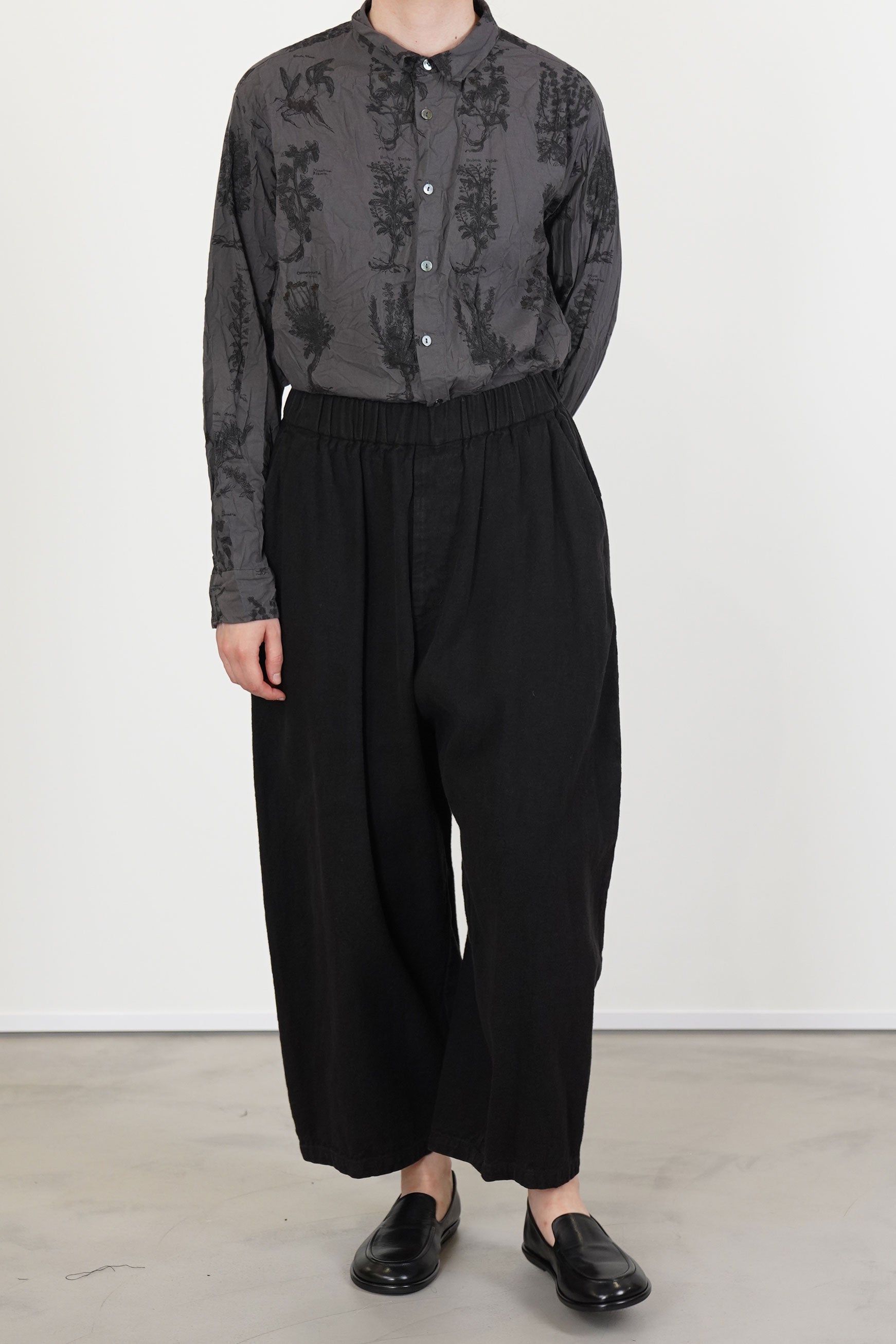 relaxed pants black