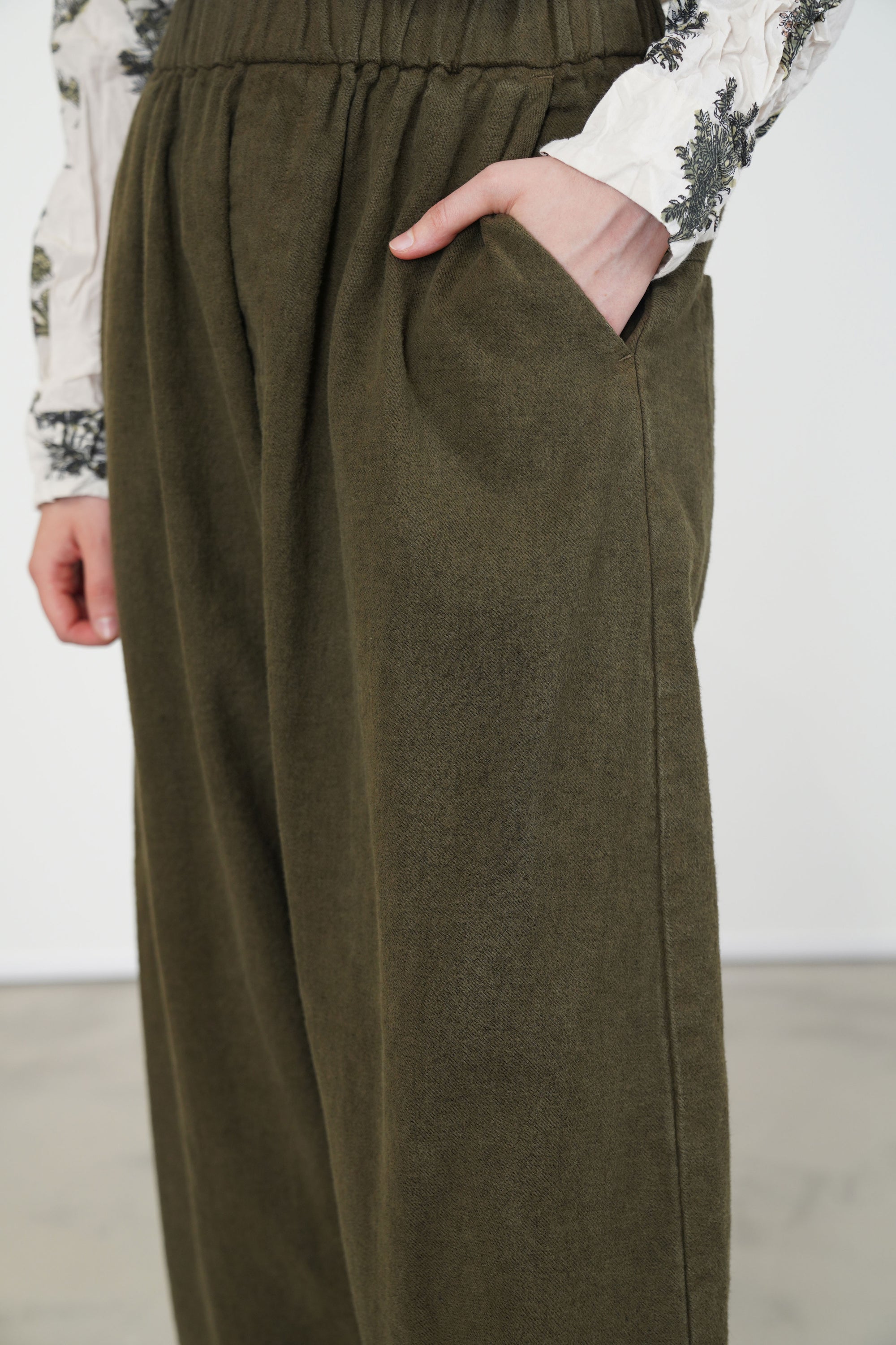 relaxed pants khaki